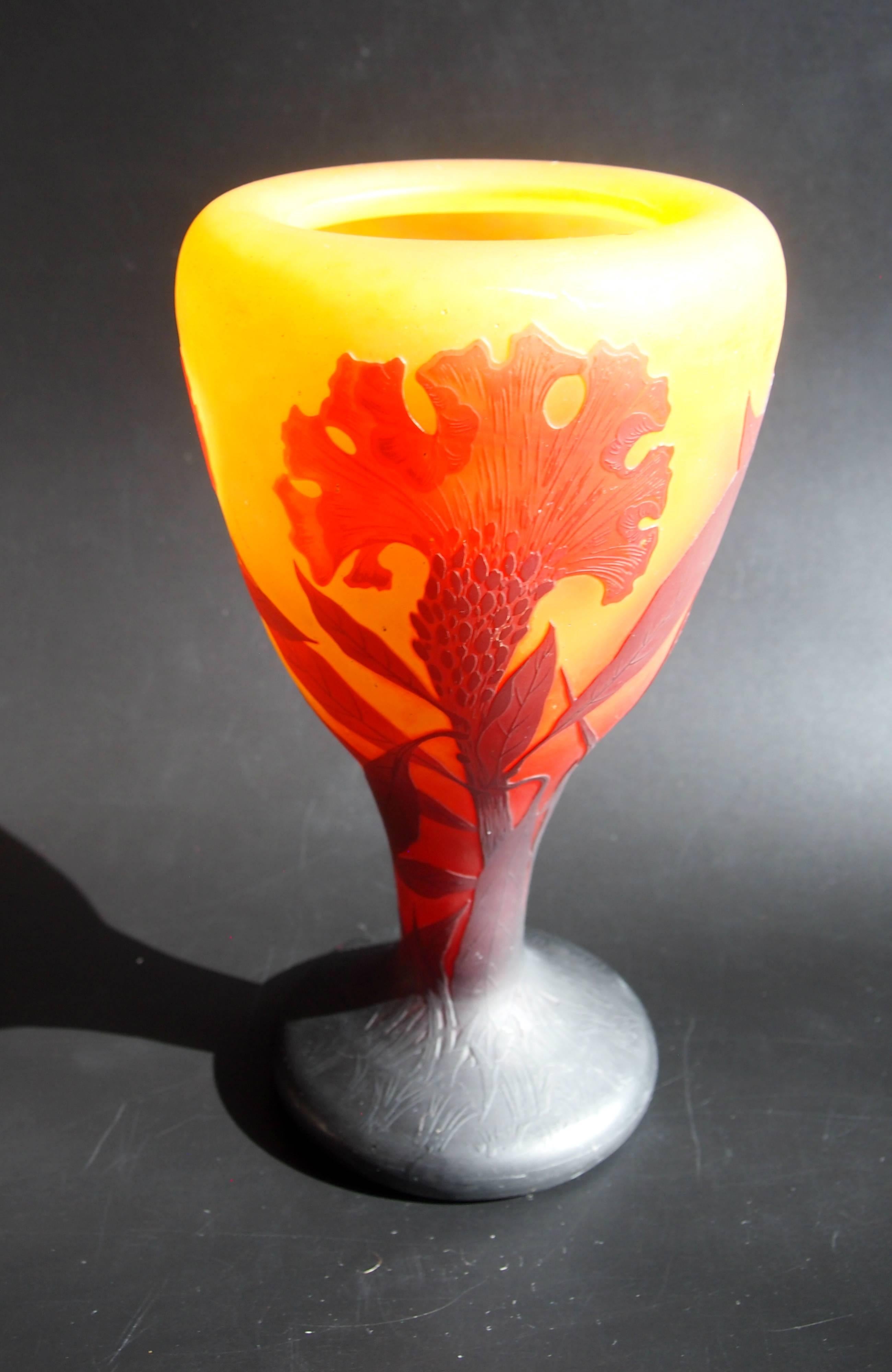 Art Glass French Art Nouveau Daum Cameo Glass Cockscomb Vase 1900 For Sale