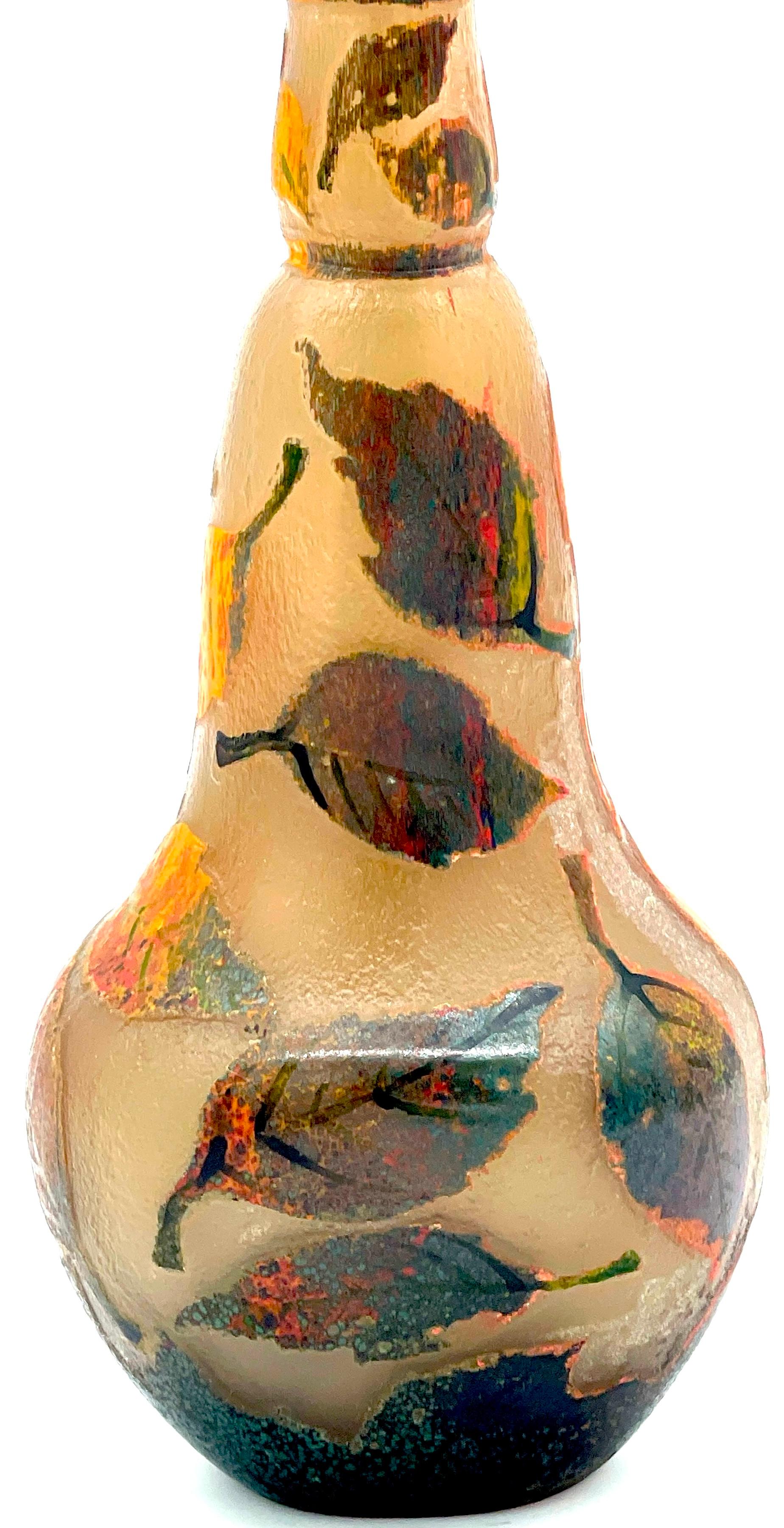 XX secolo Art Nouveau Daum Nancy inciso all'acido, cammeo e smalto  Vaso di vetro in vendita