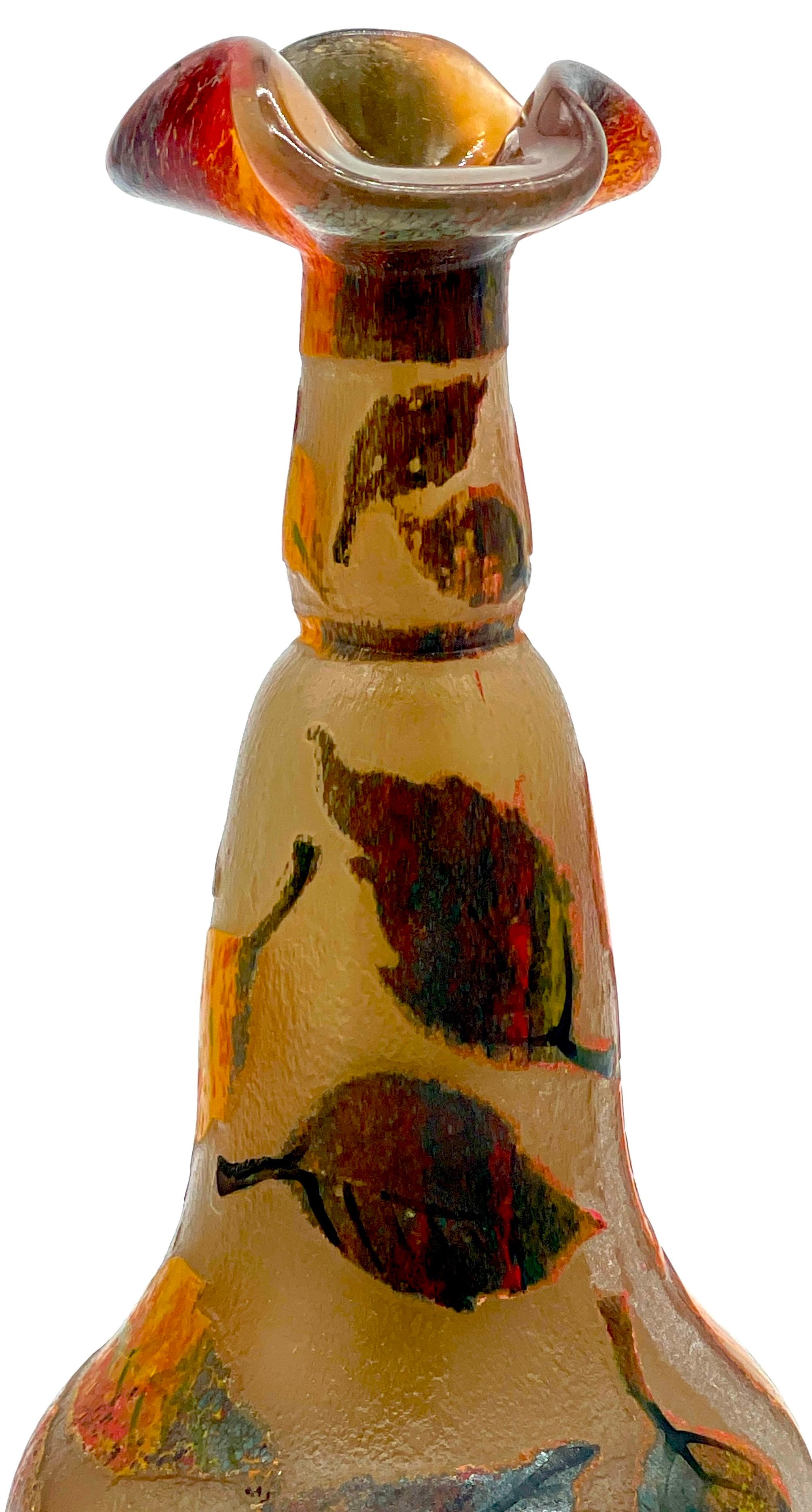 Vetro artistico Art Nouveau Daum Nancy inciso all'acido, cammeo e smalto  Vaso di vetro in vendita