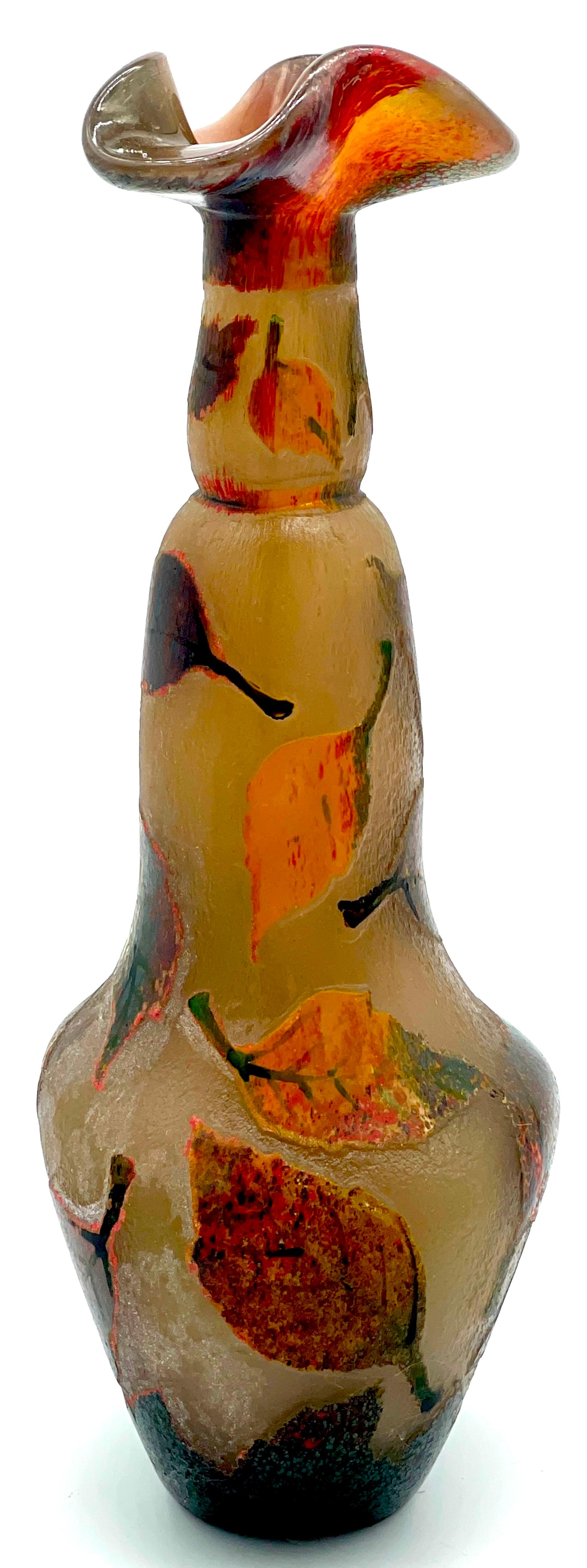 Art Nouveau Daum Nancy inciso all'acido, cammeo e smalto  Vaso di vetro in vendita 1