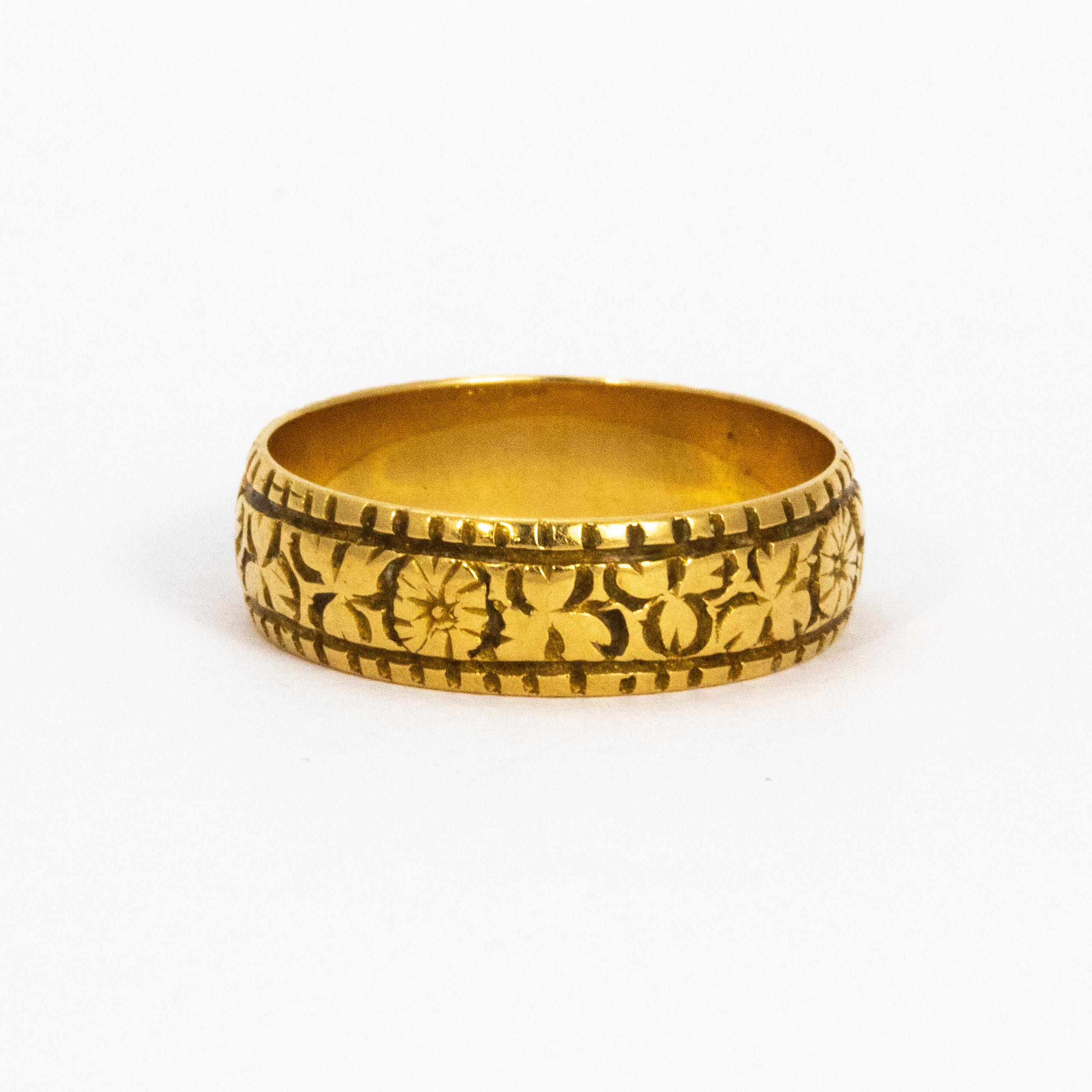 Art Nouveau Decorative 18 Carat Gold Band In Good Condition In Chipping Campden, GB