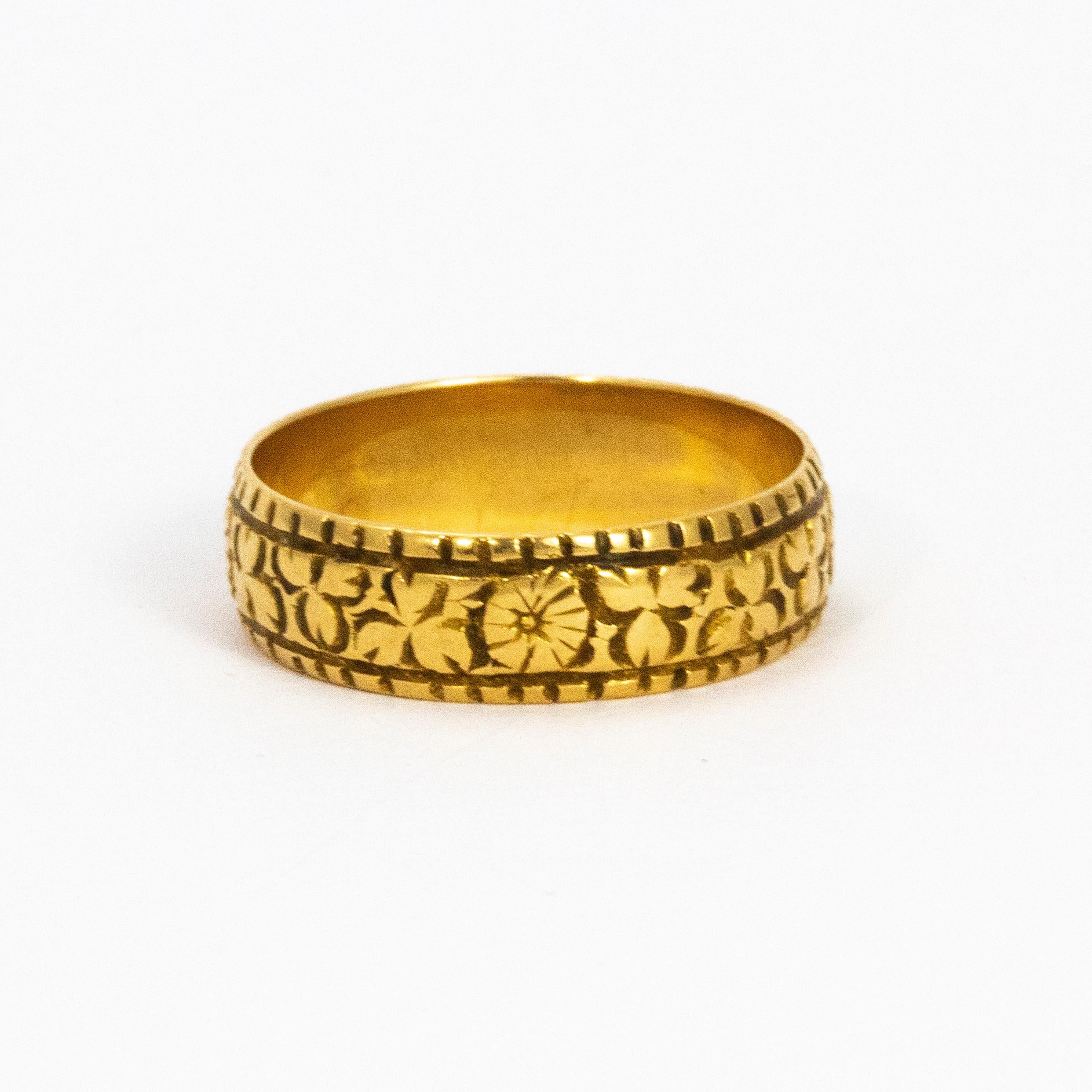Women's or Men's Art Nouveau Decorative 18 Carat Gold Band