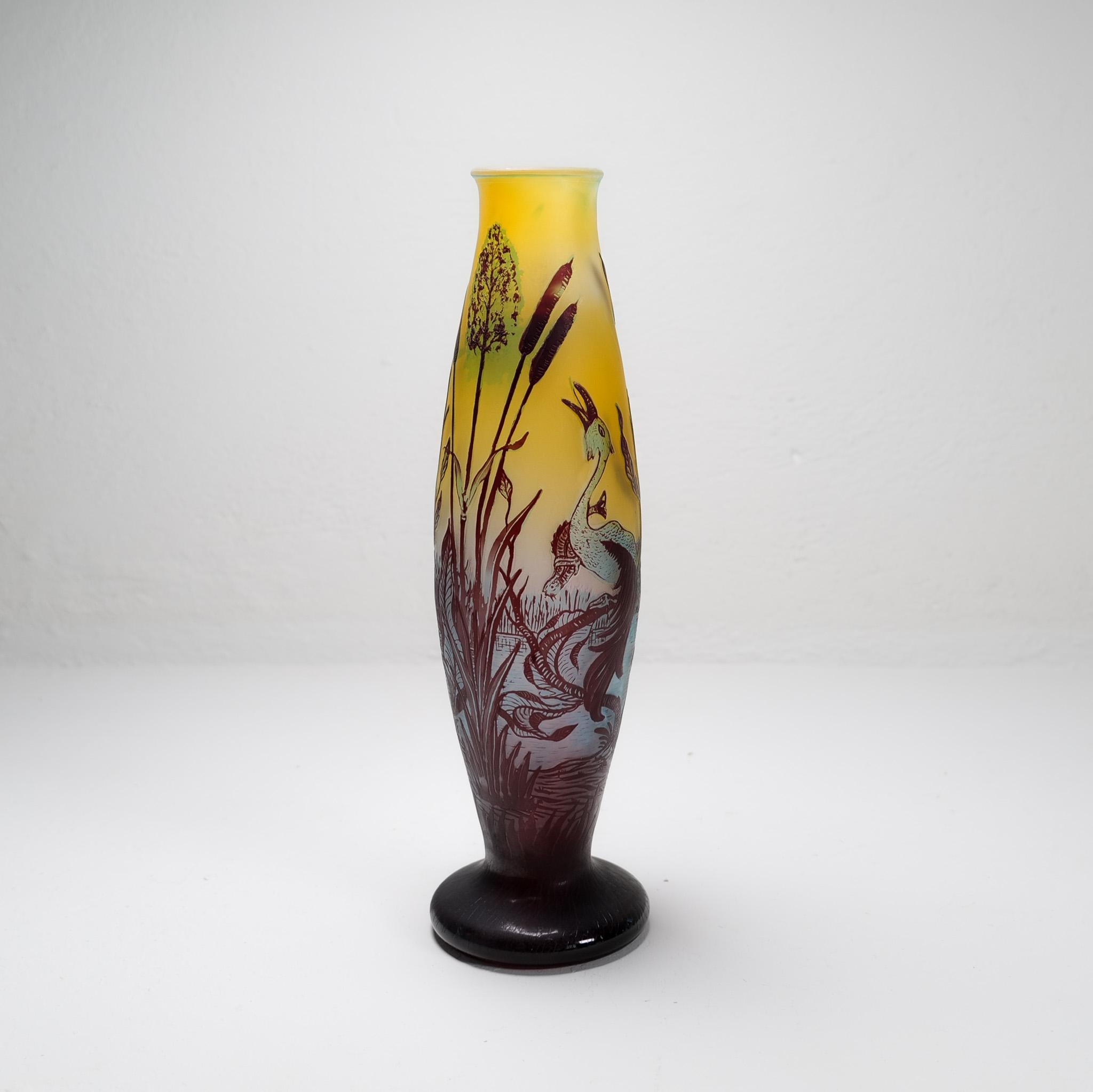 Dekorative Jugendstil-Vase aus geschnitztem Glas, Schweden, 1900er Jahre (Art nouveau) im Angebot