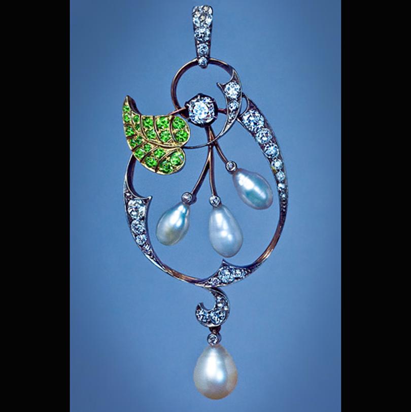 Art Nouveau Antique Demantoid Pearl Diamond Gold Pendant In Excellent Condition In Chicago, IL