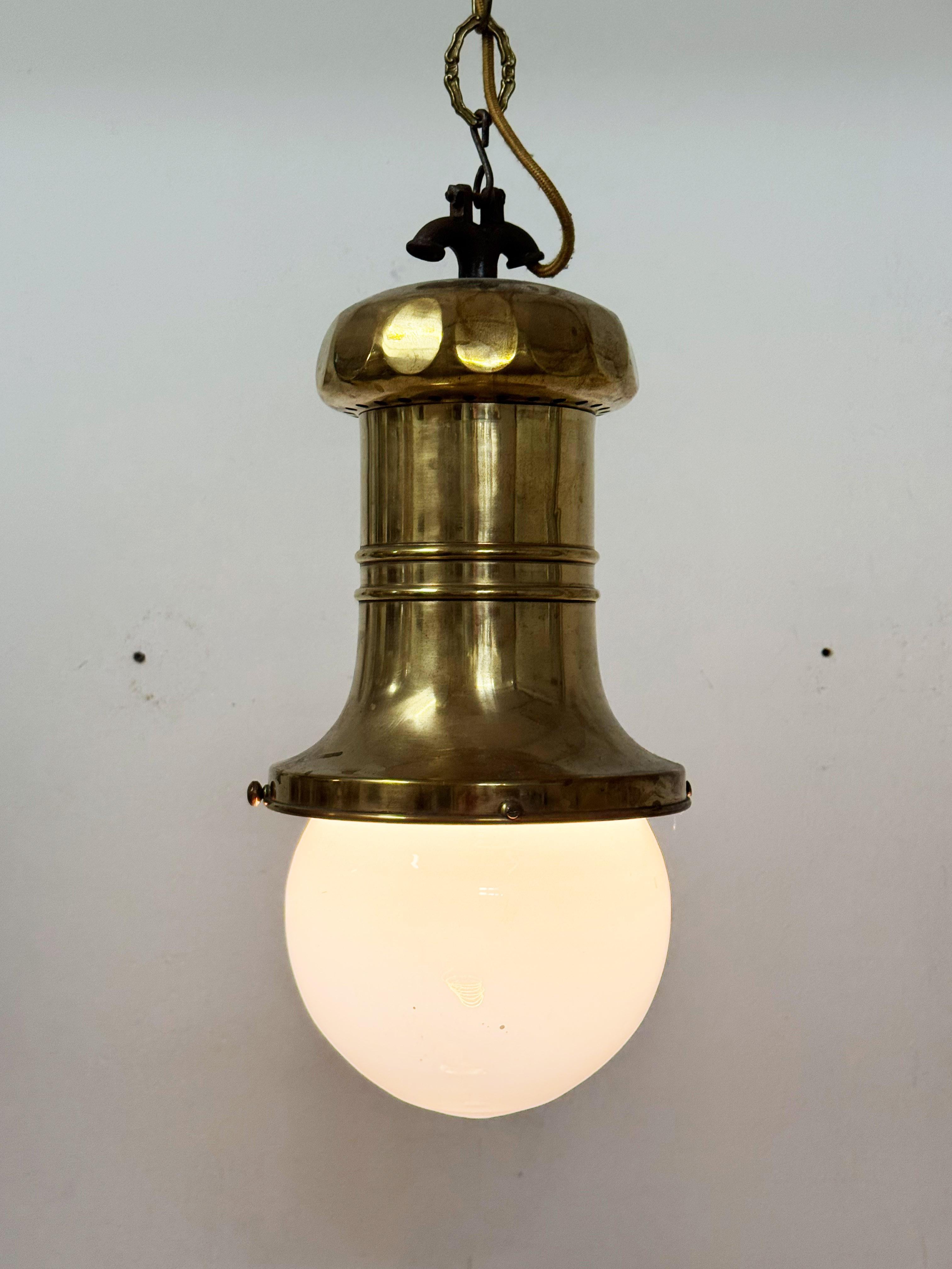 Lampada in stile Art Nouveau per grandi magazzini o fabbriche in vendita 8