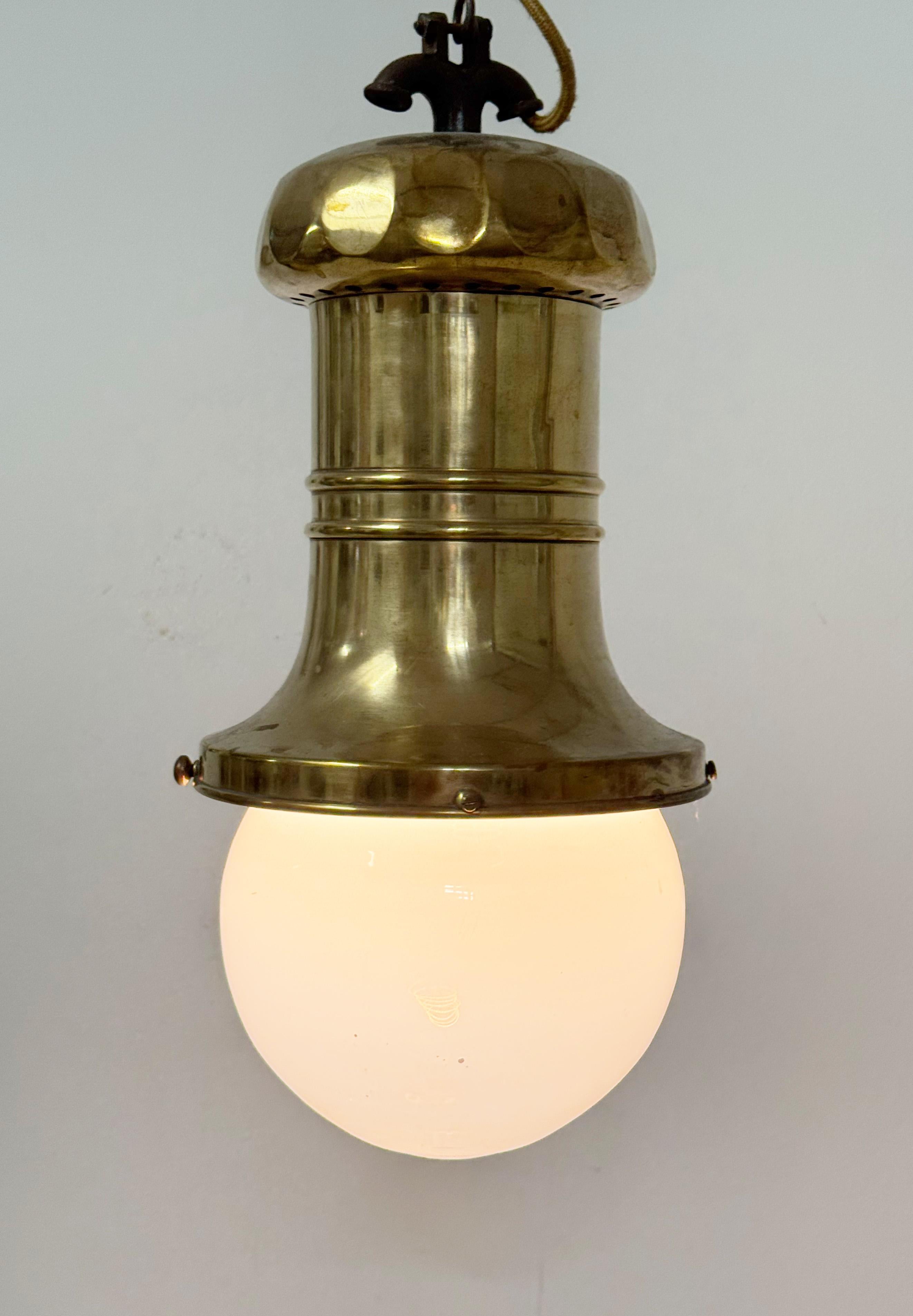 Lampada in stile Art Nouveau per grandi magazzini o fabbriche in vendita 10