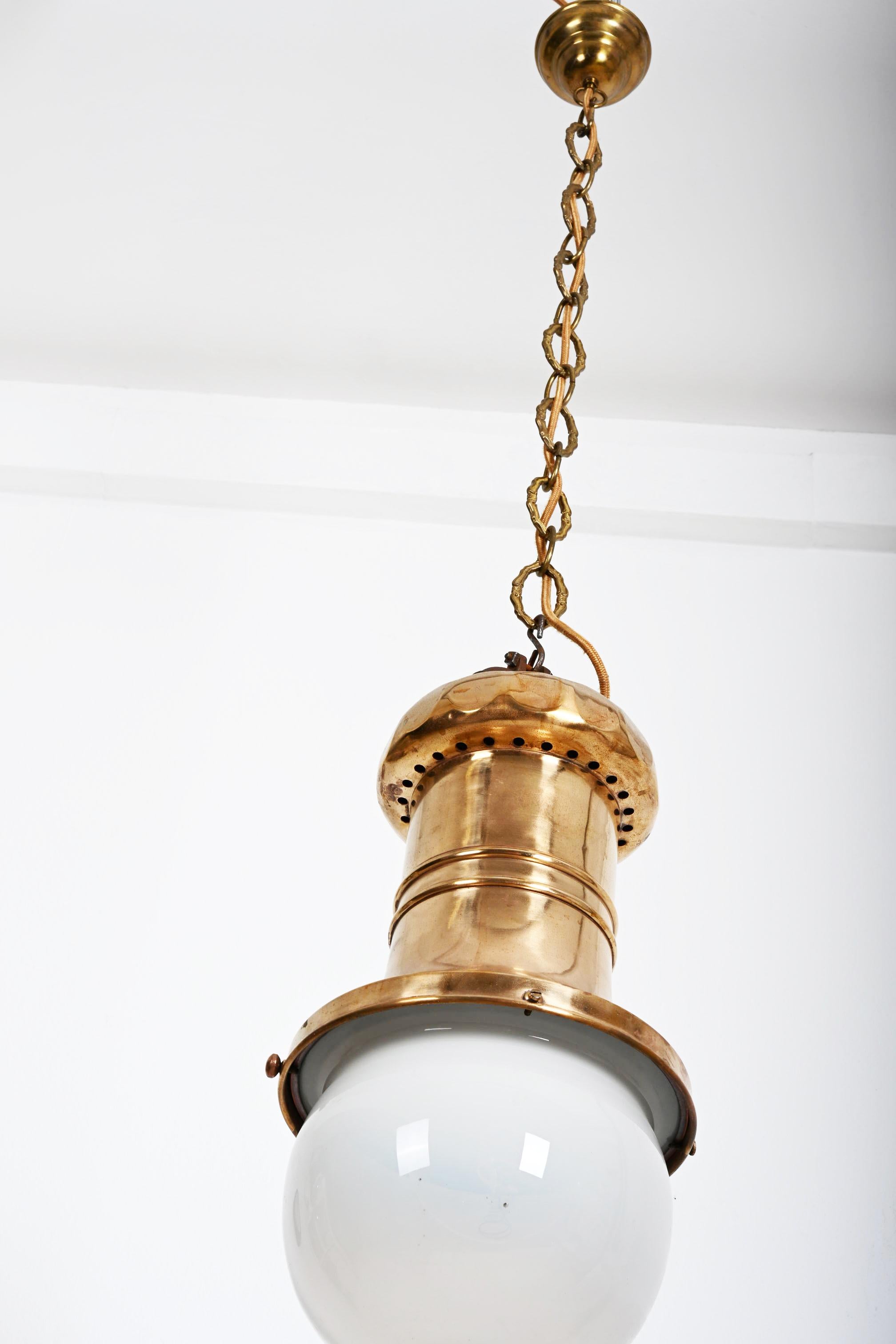 Lampada in stile Art Nouveau per grandi magazzini o fabbriche In condizioni buone in vendita a Vienna, AT