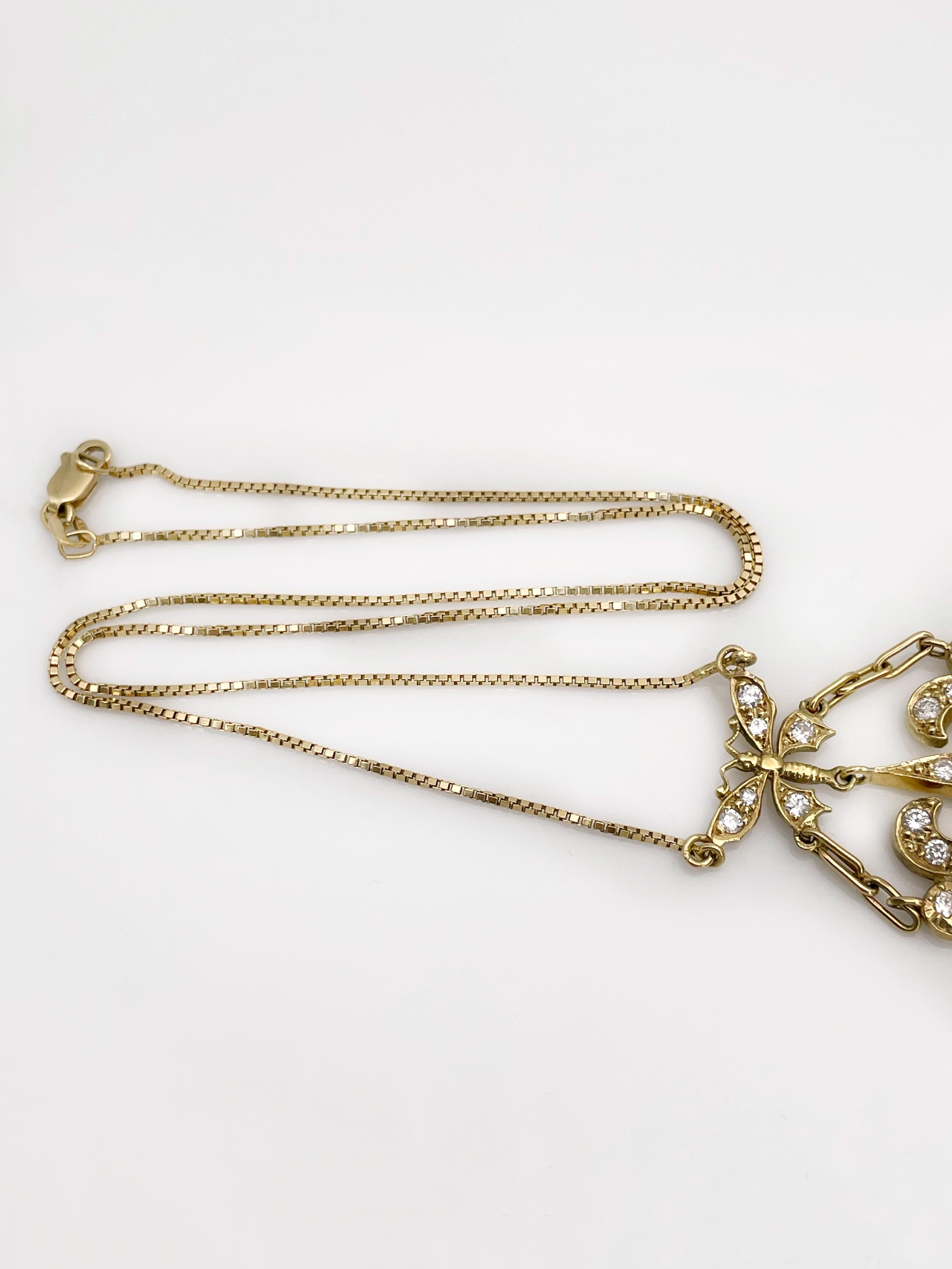 Art Nouveau Design 18K Yellow Gold 1, 50ct Diamond Pearl Floral Lavalier Necklace In Good Condition In Vilnius, LT