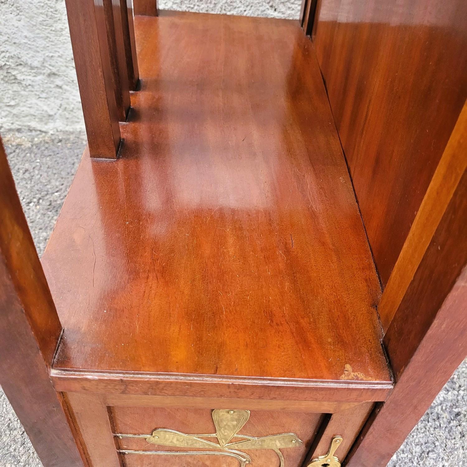 Art Nouveau Desk In Wood With Brass Decoration, Late 19th And Early 20th Century in vendita 6