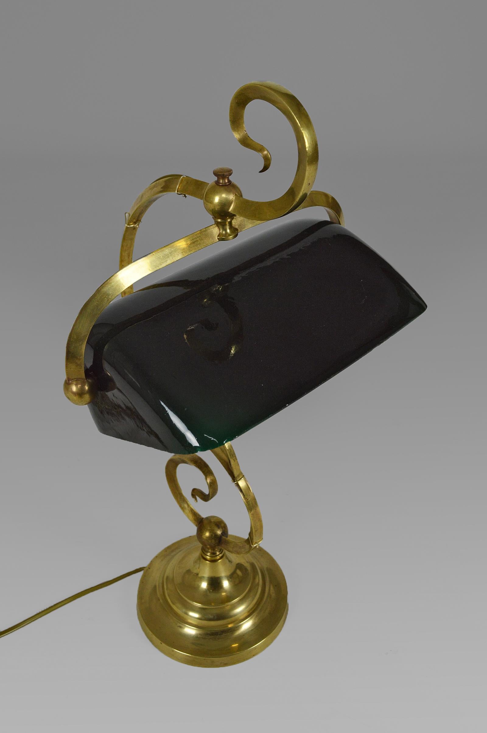 Art Nouveau Desk or Piano Lamp, Bronze & Green Opaline Glass France, circa 1905 For Sale 1