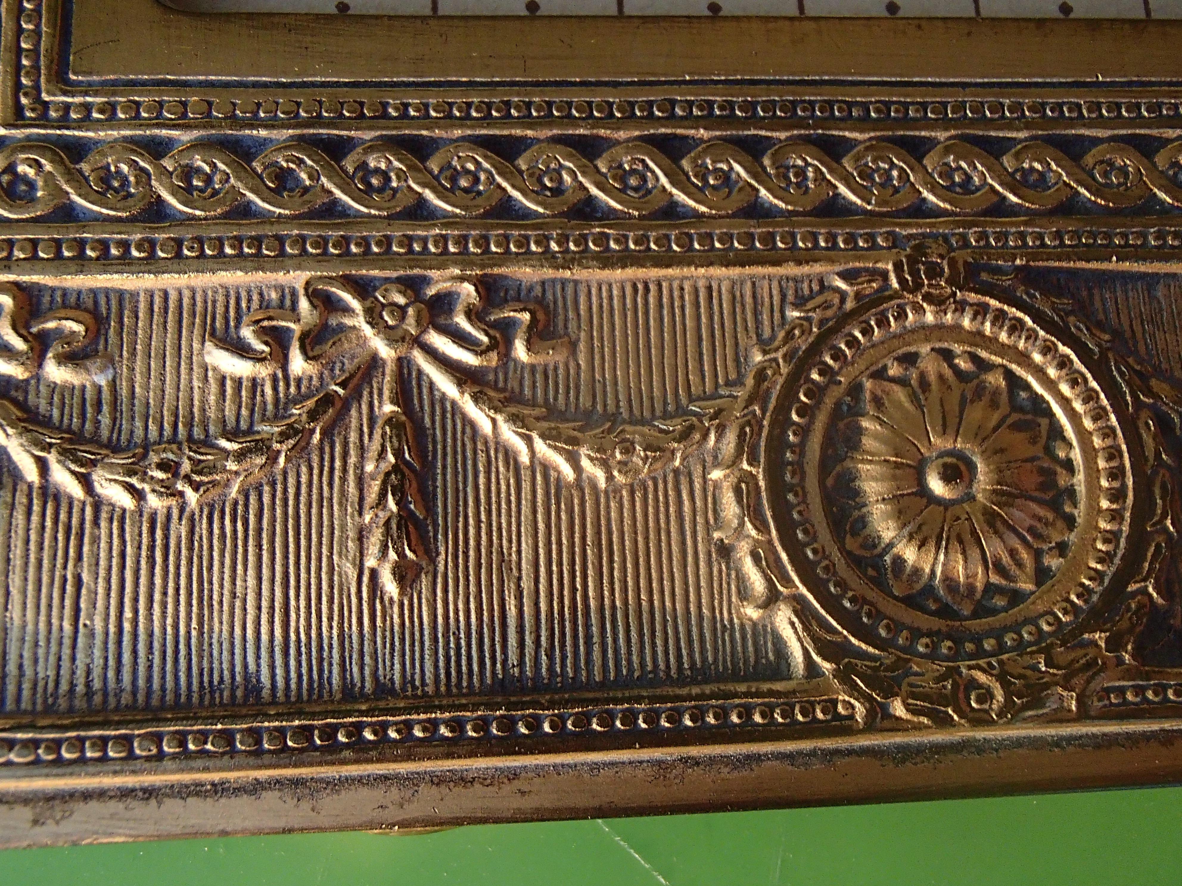 Jugendstil-Schreibtischset von Tiffany mit Kalender, Tintenbrenner, Schachtel und Clip im Angebot 9