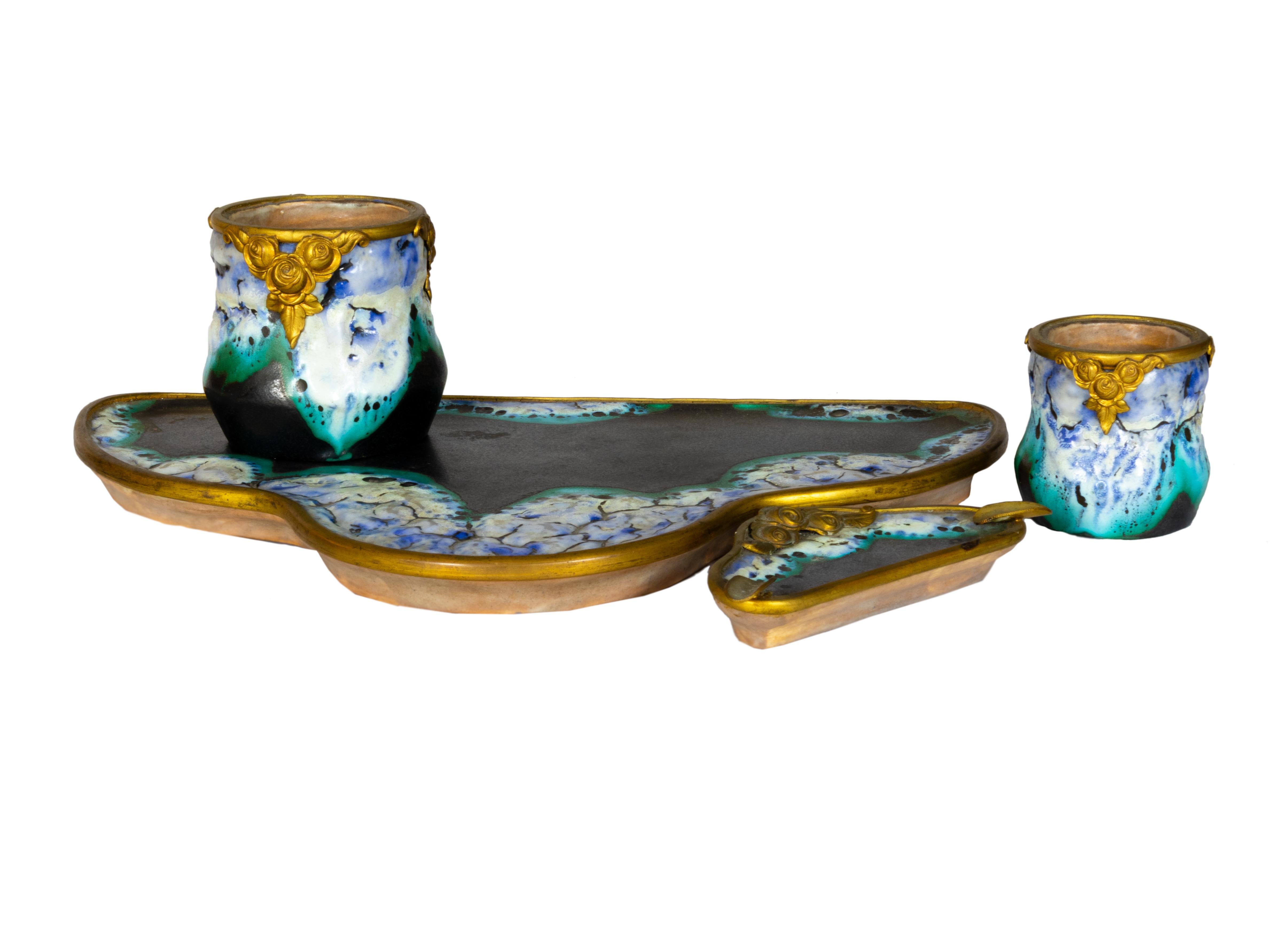 Francese Set da scrivania Art Nouveau in ceramica e bronzo dorato, Francia, 1900 in vendita
