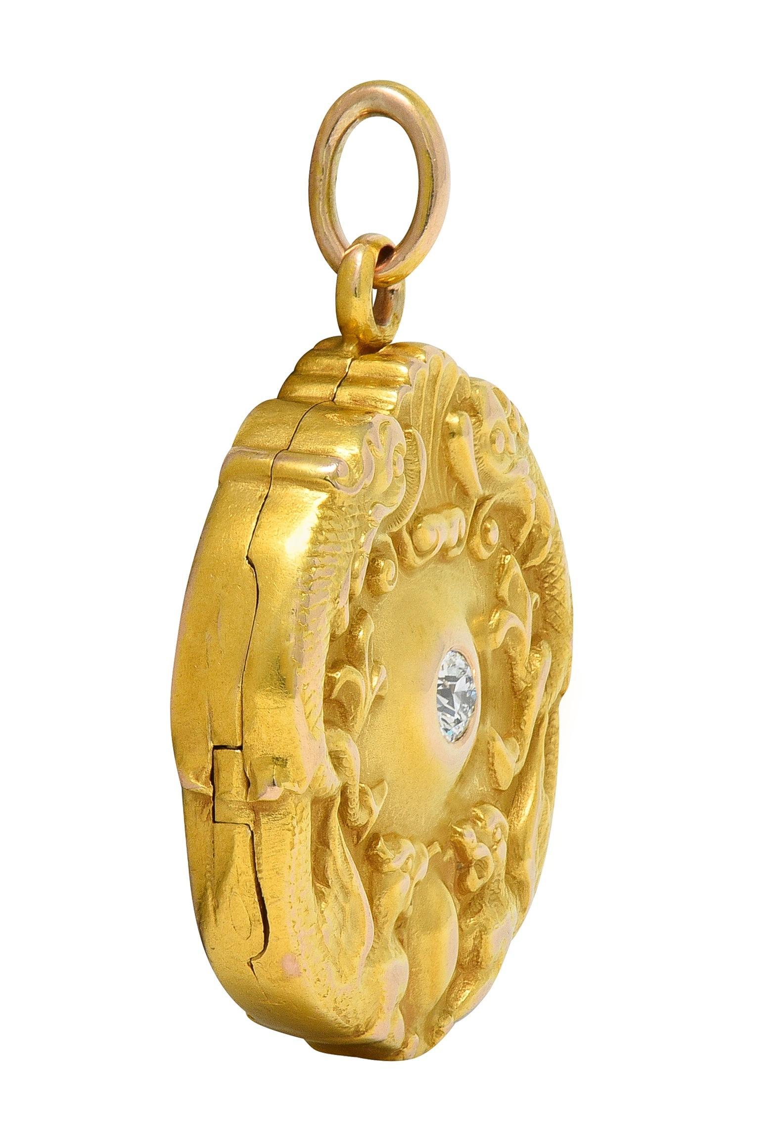 Donna Ciondolo a medaglione in oro 14K bicolore con diamante Art Nouveau, Serpente Grifone Antico in vendita