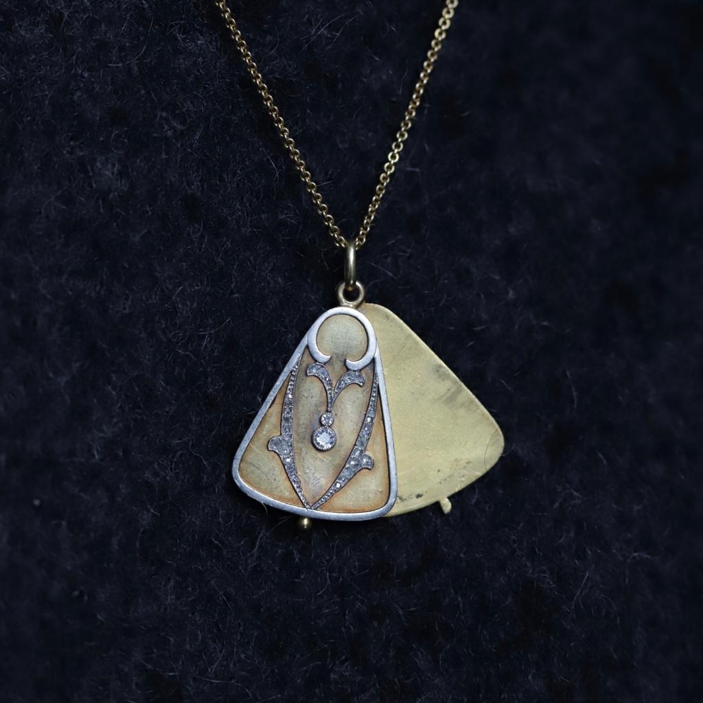 Women's Art Nouveau Diamond 18 Karat Yellow Gold Sliding Locket Pendant