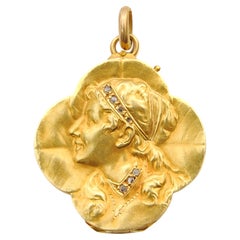 Pendentif médaillon Art Nouveau ancien trèfle à quatre feuilles avec diamants