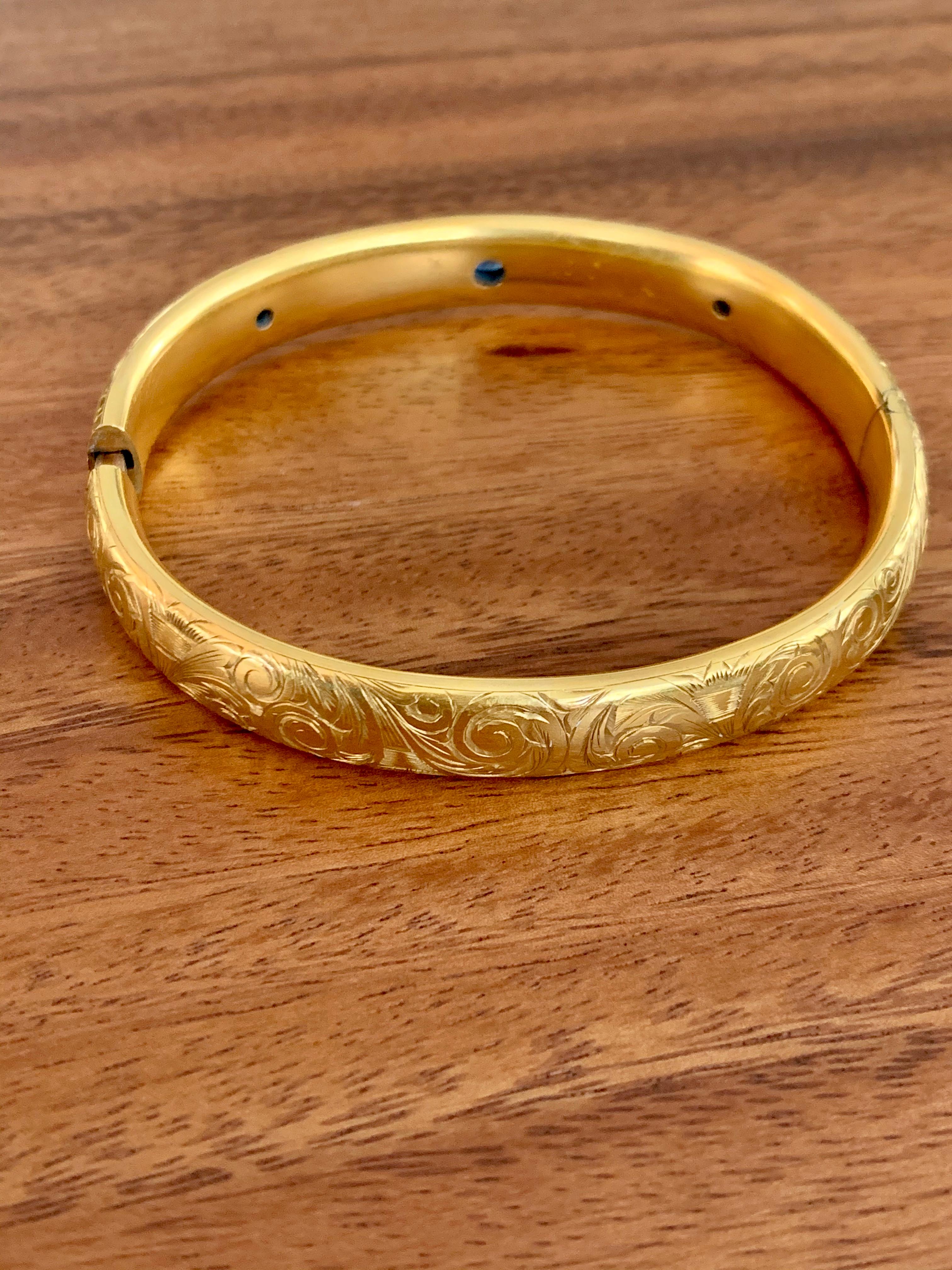 Round Cut Art Nouveau Diamond and Sapphire Hinged Engraved 14 Karat Yellow Gold Bangle
