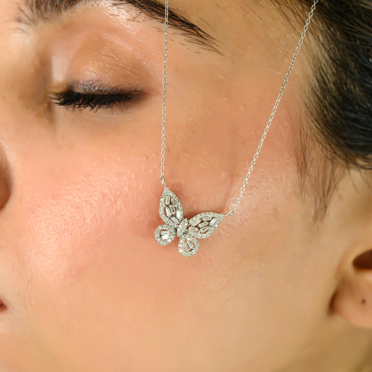 Collier pendentif papillon Art nouveau en or blanc 14 carats en vente 2