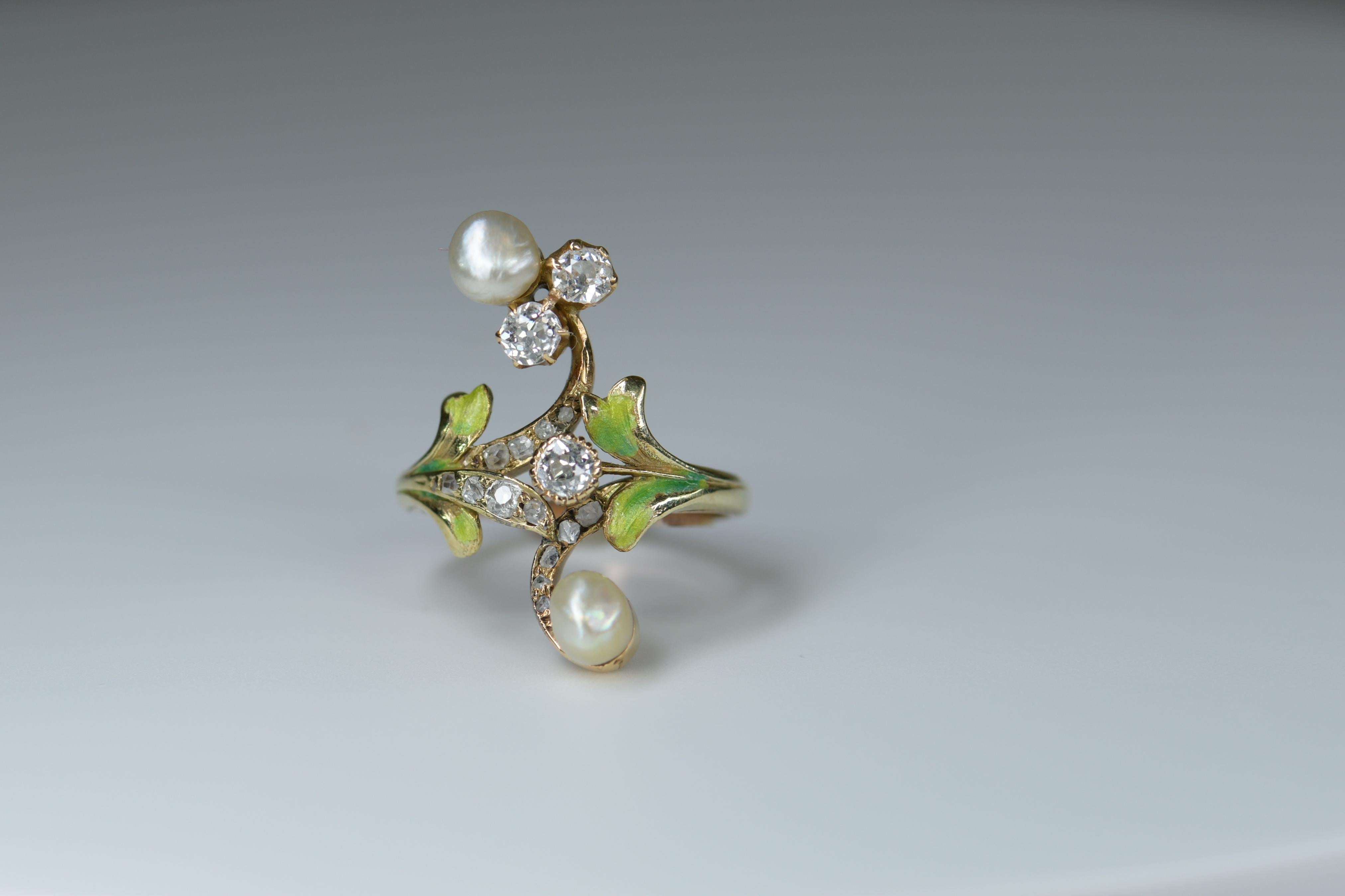 Art Nouveau Diamond and Natural Pearl Plique A Jour Enamel Antique Ring In Excellent Condition In Banbury, GB