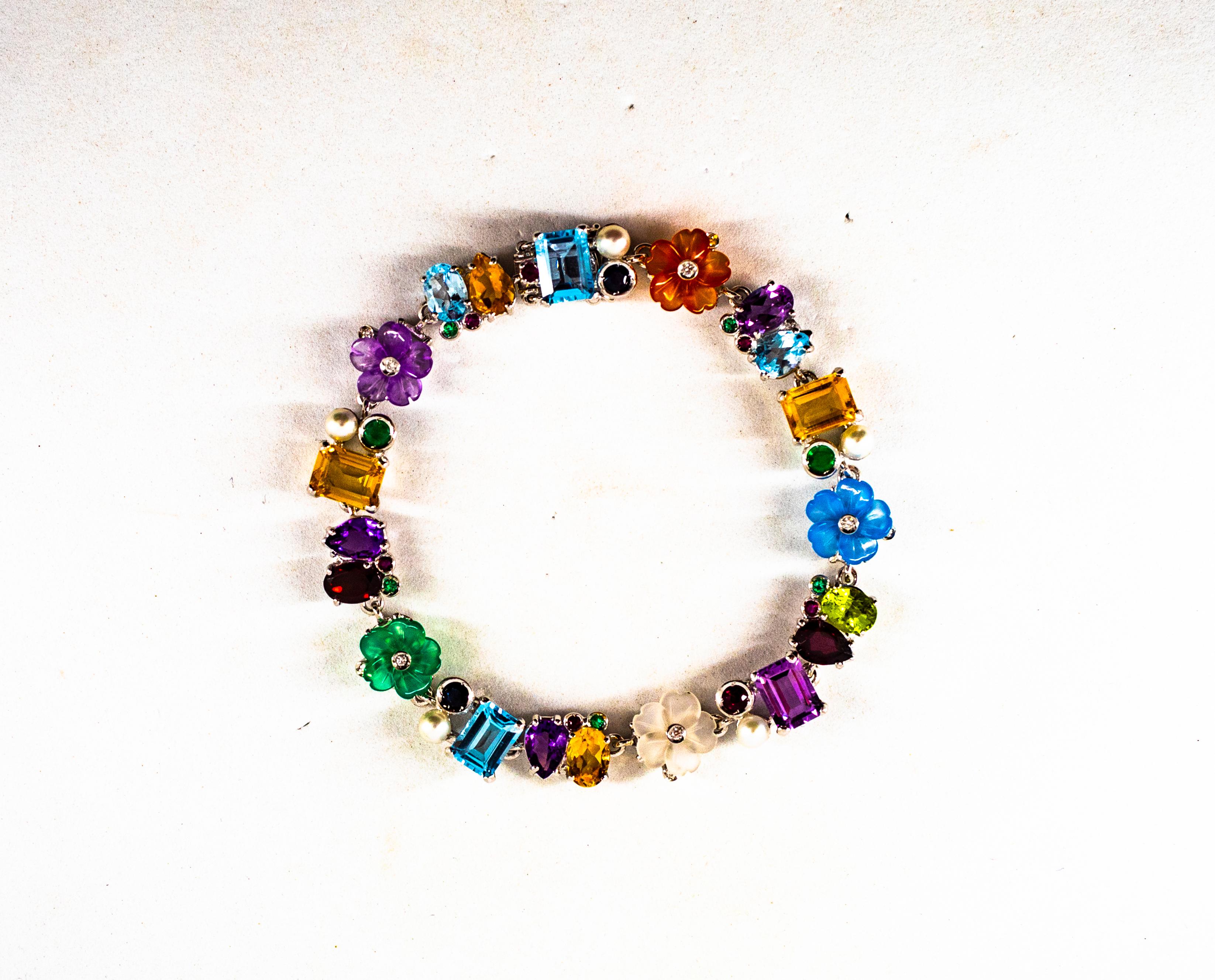 Bracelet Art nouveau fleurs en or blanc, diamant, rubis, émeraude, saphir bleu, perle en vente 6