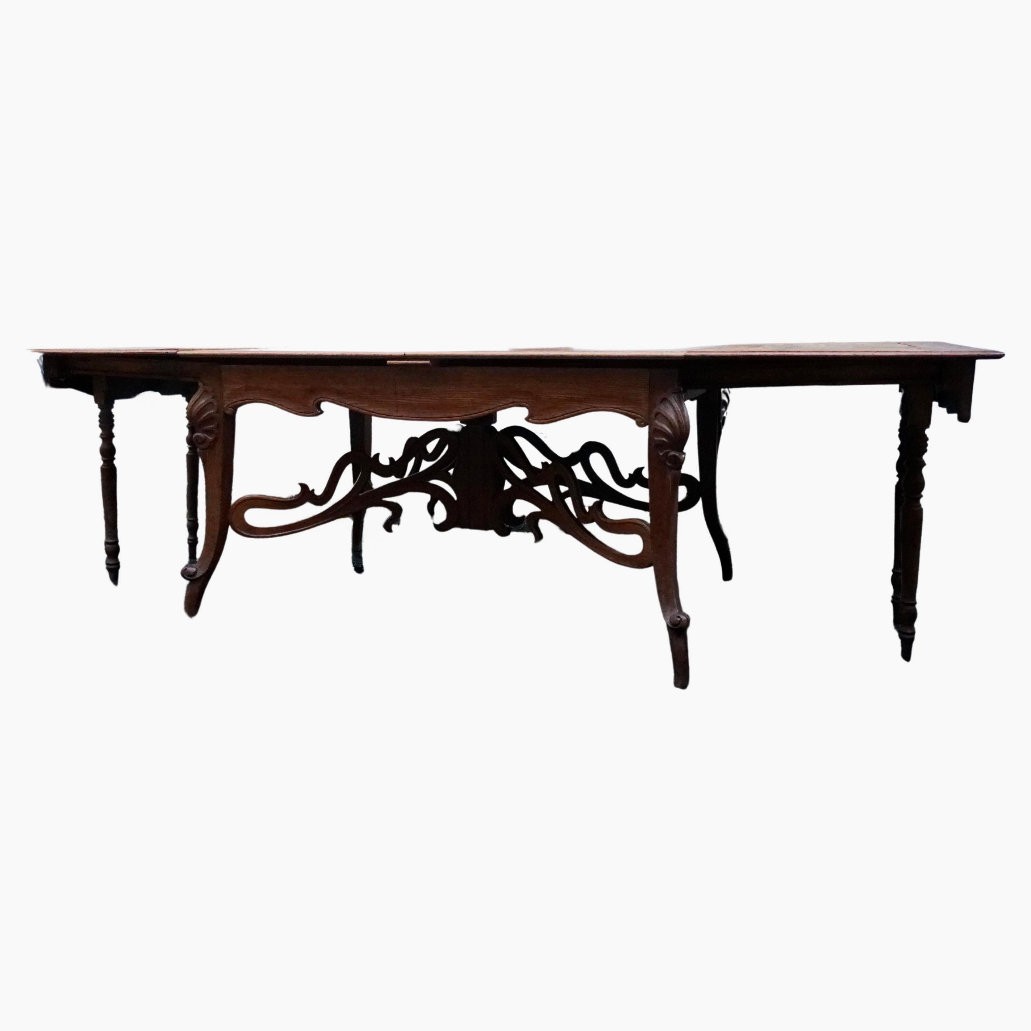 Belge Table de salle à manger Art nouveau en vente