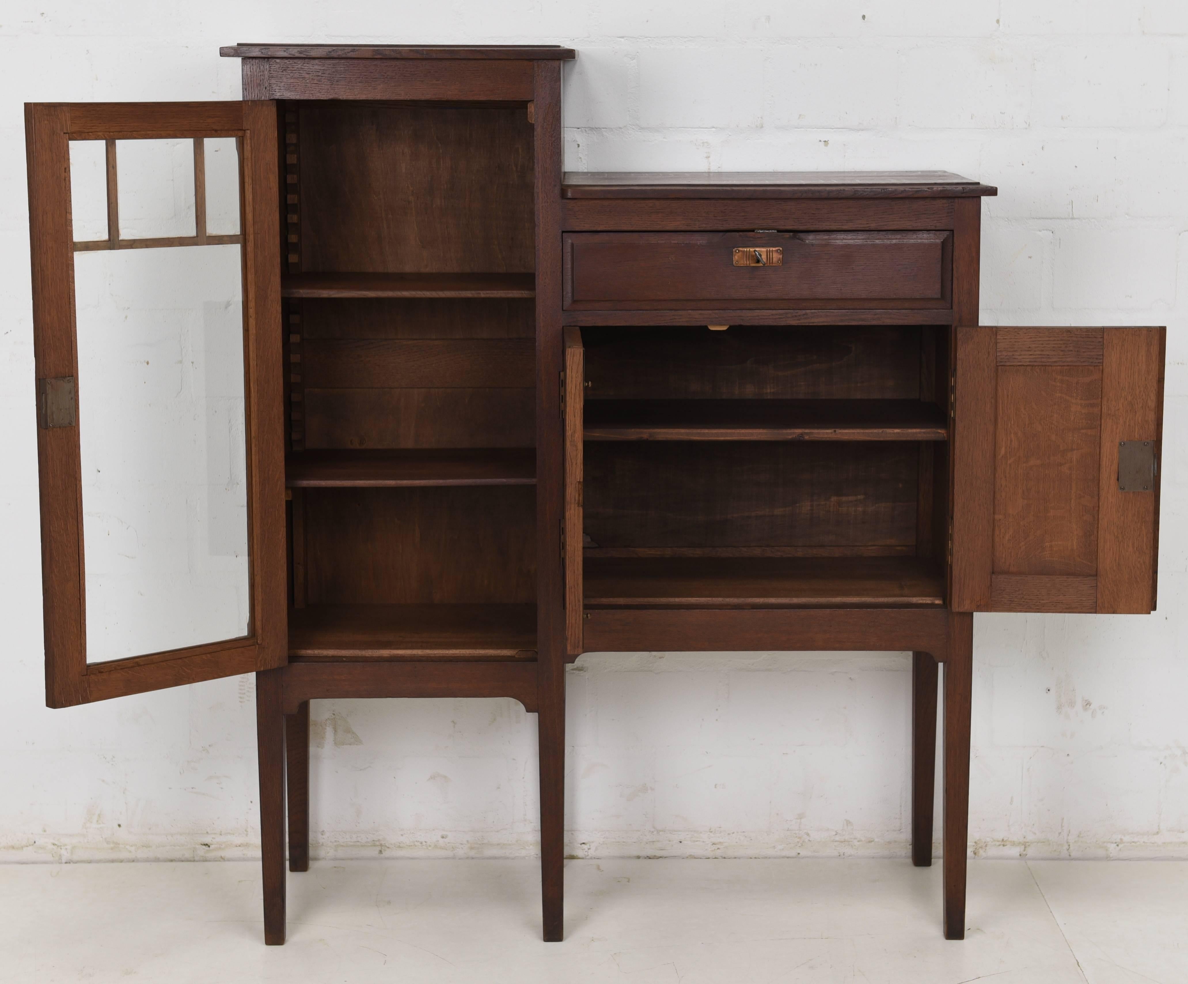 Art Nouveau Display Cabinet, circa 1915 2