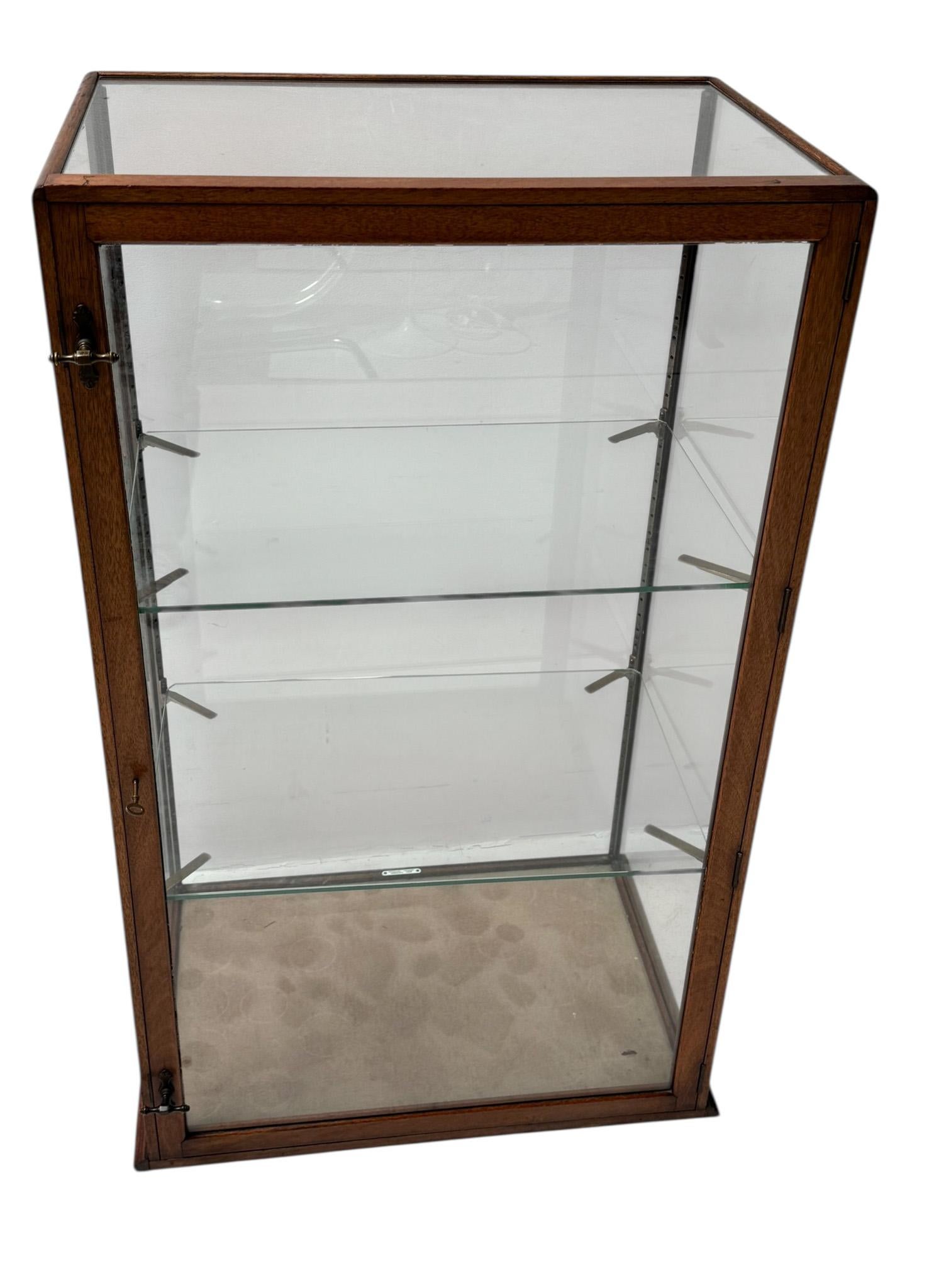 Néerlandais Vitrine Art Nouveau de Joh. Tacoma Amsterdam, années 1900 en vente