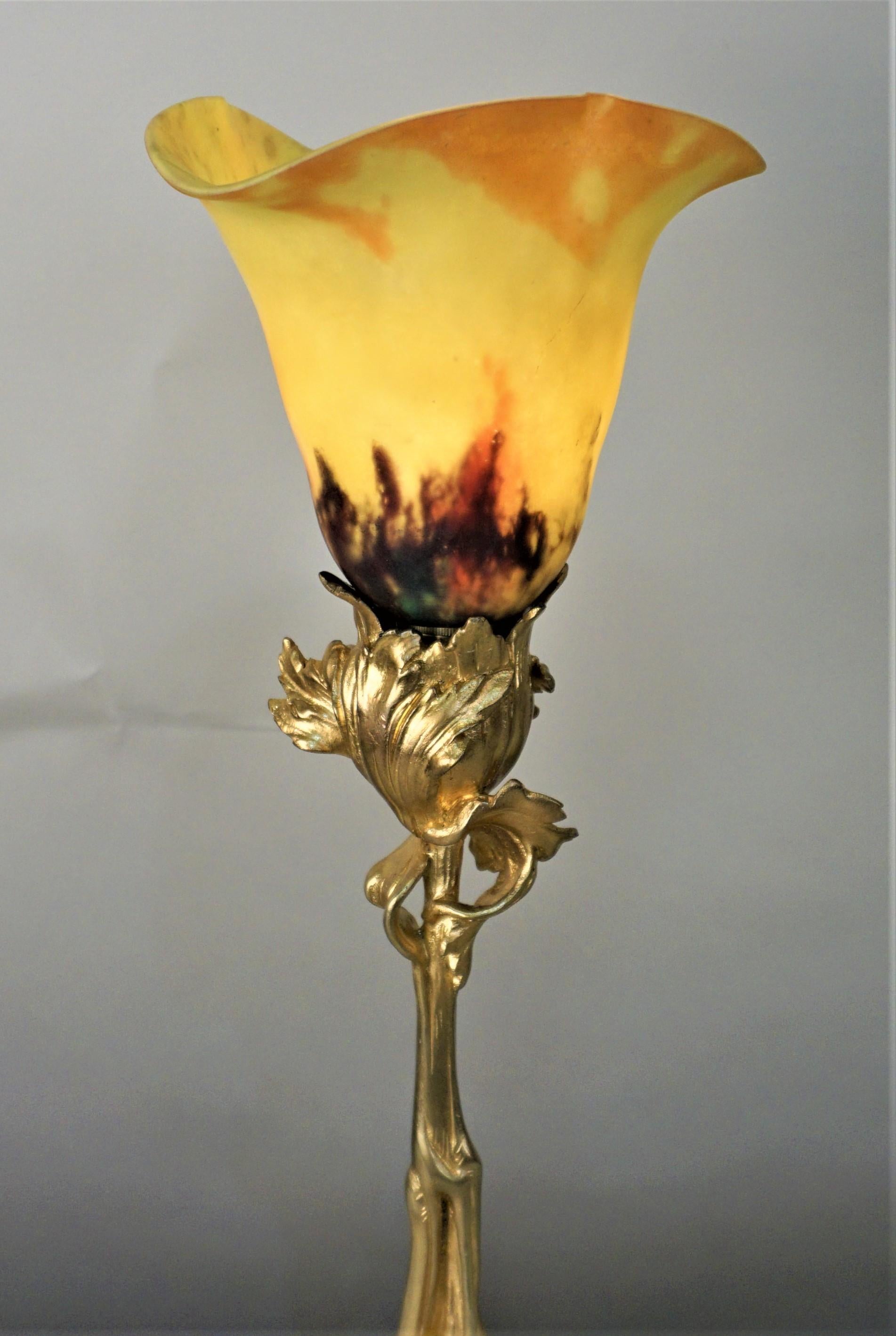 Art Nouveau Dore Bronze and Art Glass Shade Table Lamp by Daum Nancy In Good Condition In Fairfax, VA