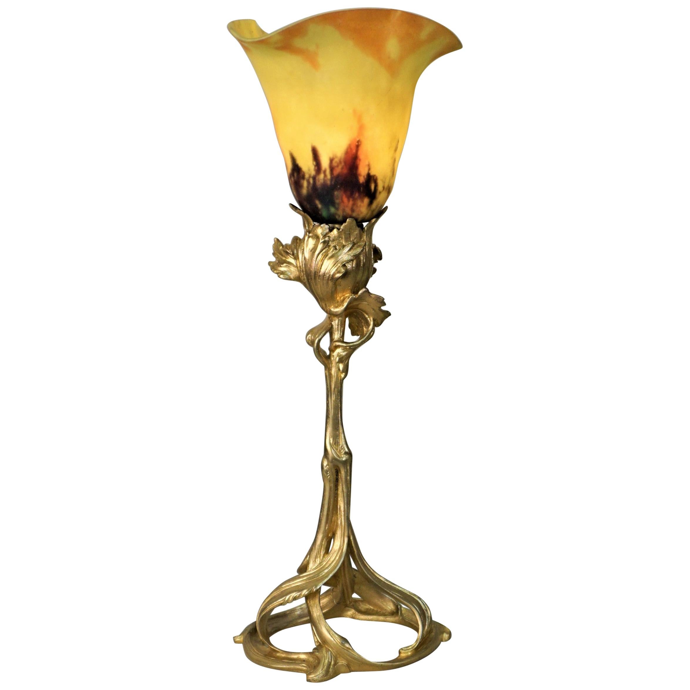 Art Nouveau Dore Bronze and Art Glass Shade Table Lamp by Daum Nancy