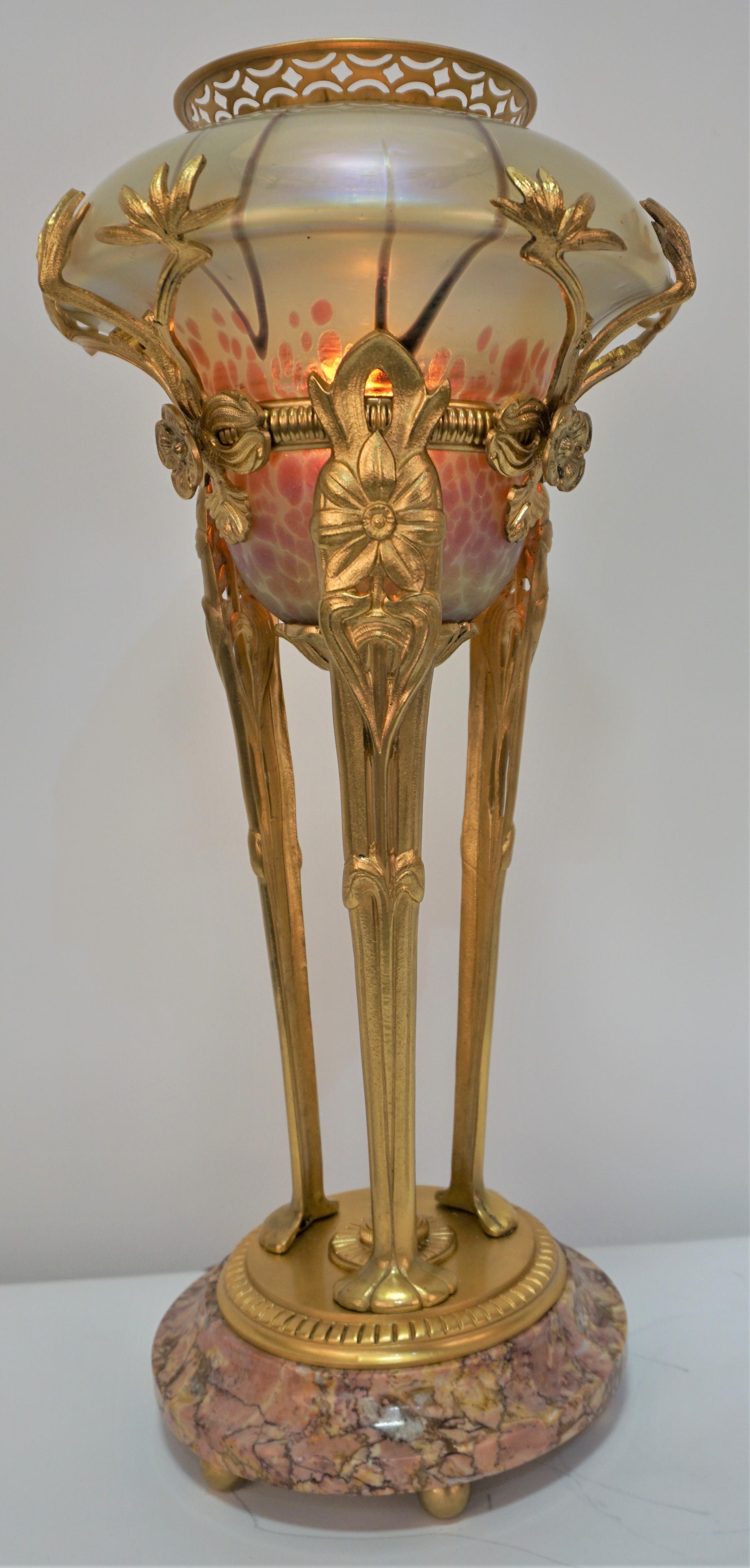Art Nouveau Dore Bronze Art Glass Table Lamp In Excellent Condition In Fairfax, VA