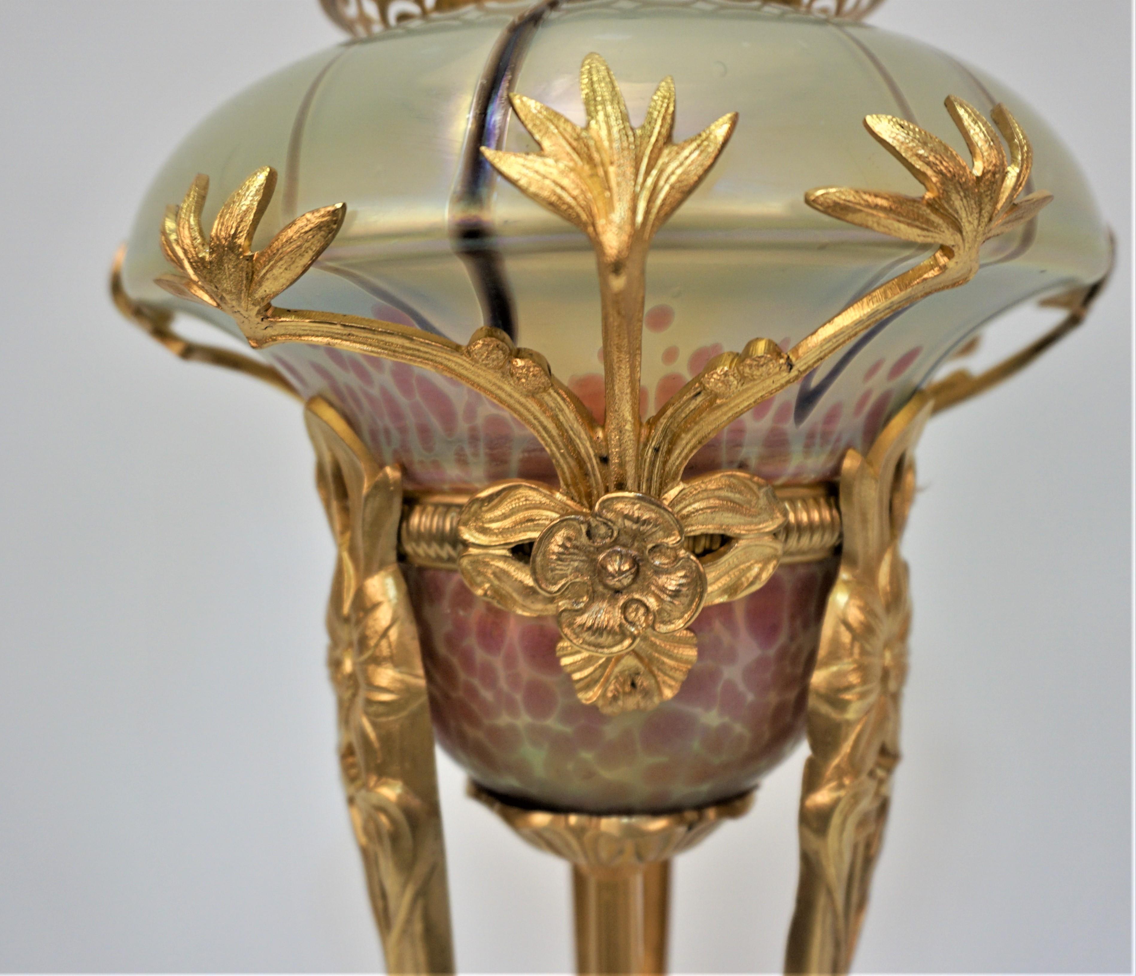 Early 20th Century Art Nouveau Dore Bronze Art Glass Table Lamp
