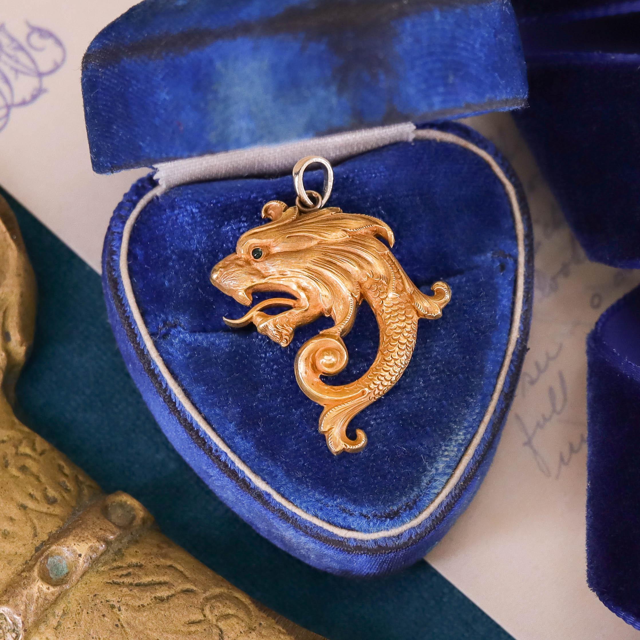 Pendentif Art Nouveau en or 14k représentant un dragon en vente 2