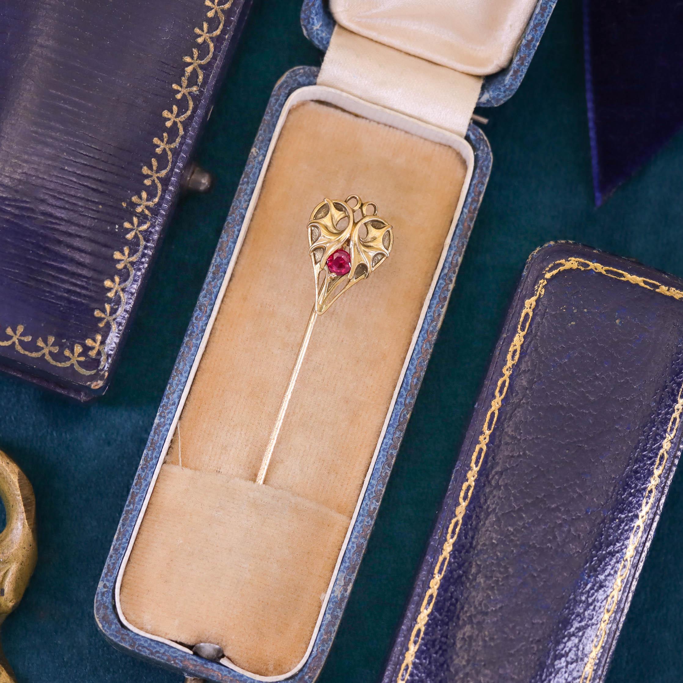 Art Nouveau Drachen Anstecknadel aus 14k Gold für Damen oder Herren im Angebot