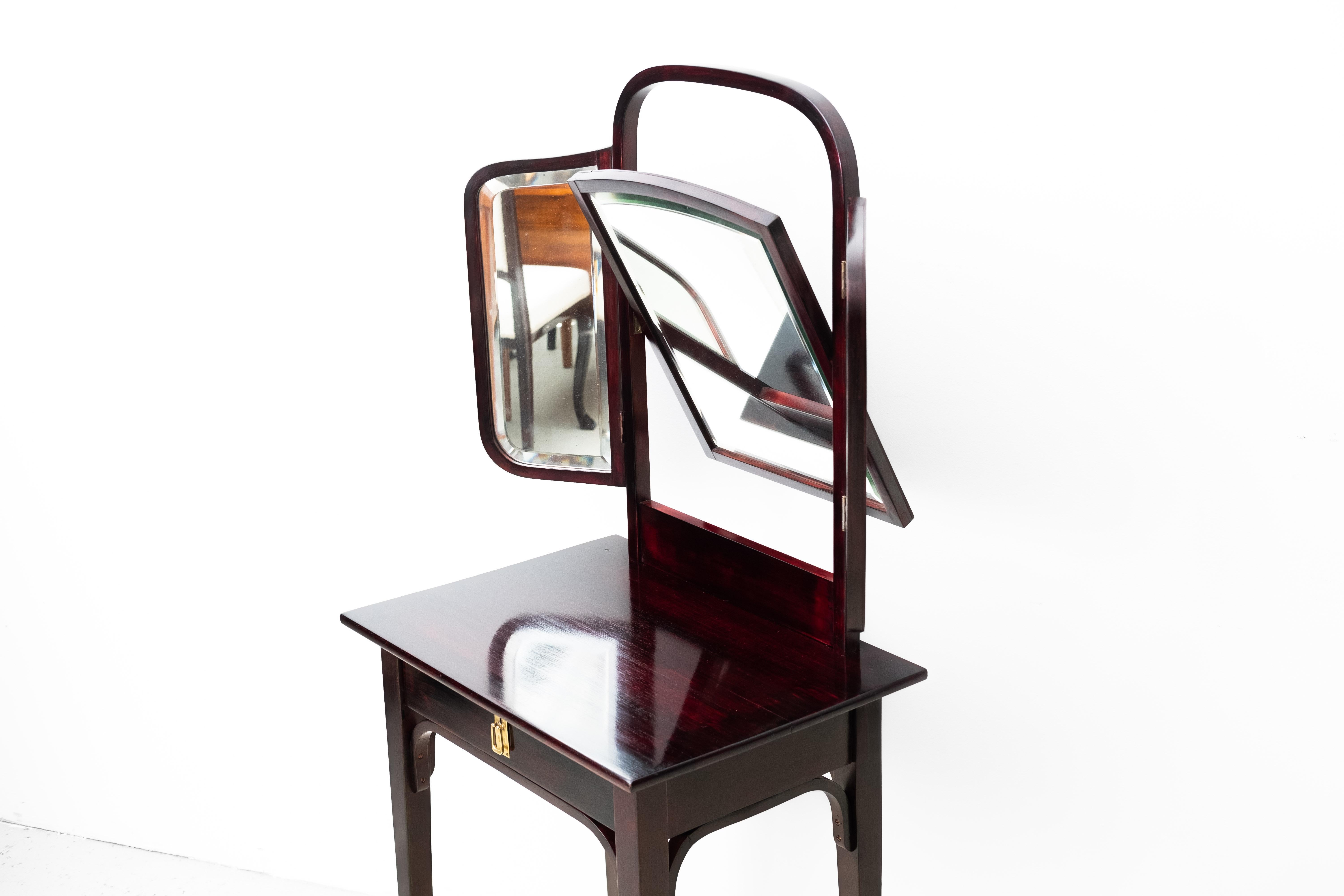 Art Nouveau Dressingtable from Thonet Brothers, Model 23045 (Vienna, 1910) For Sale 4