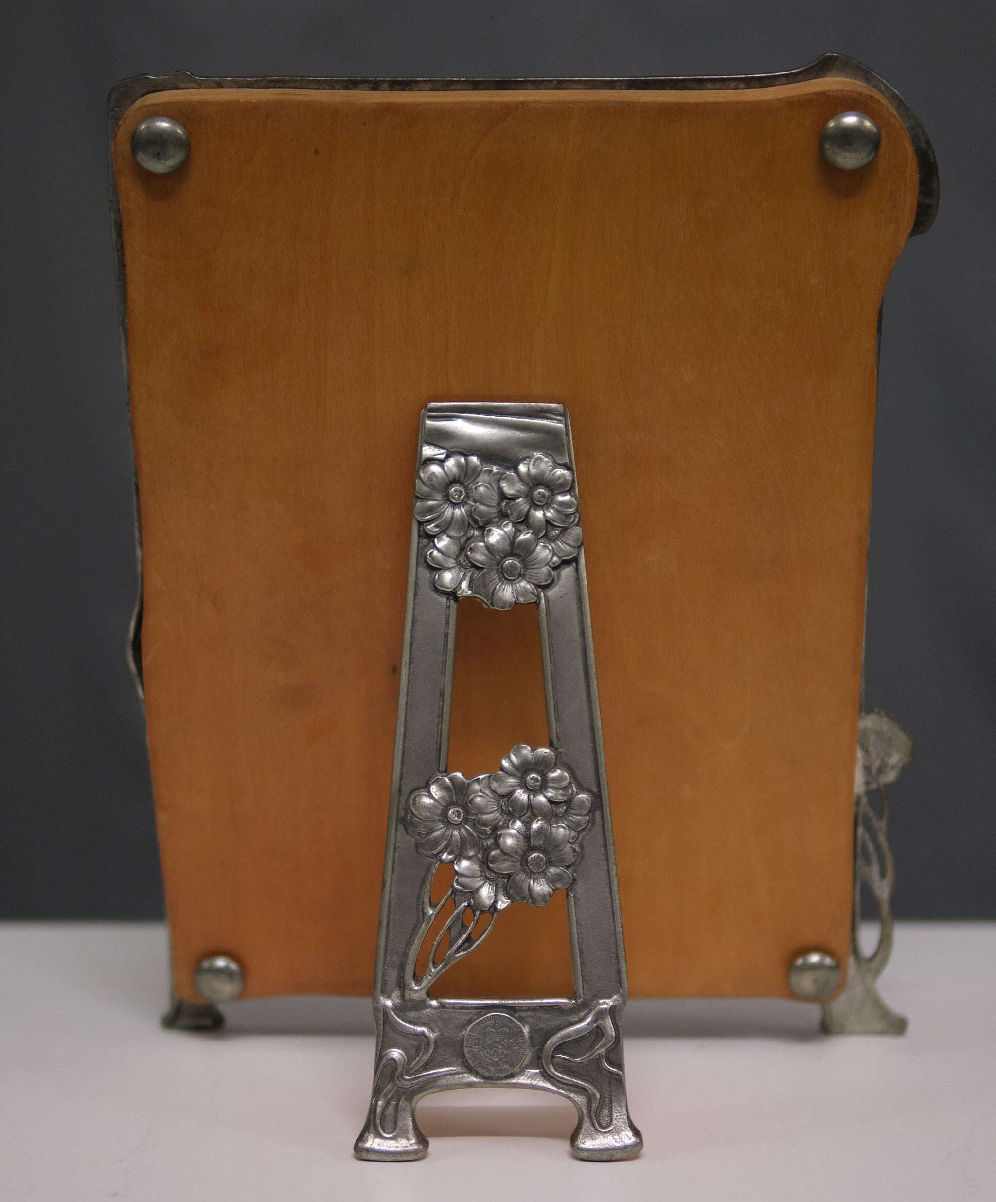 Art Nouveau  easel mirror,  'Echo'  Royal Dutch Pewter company 1920s  For Sale 4