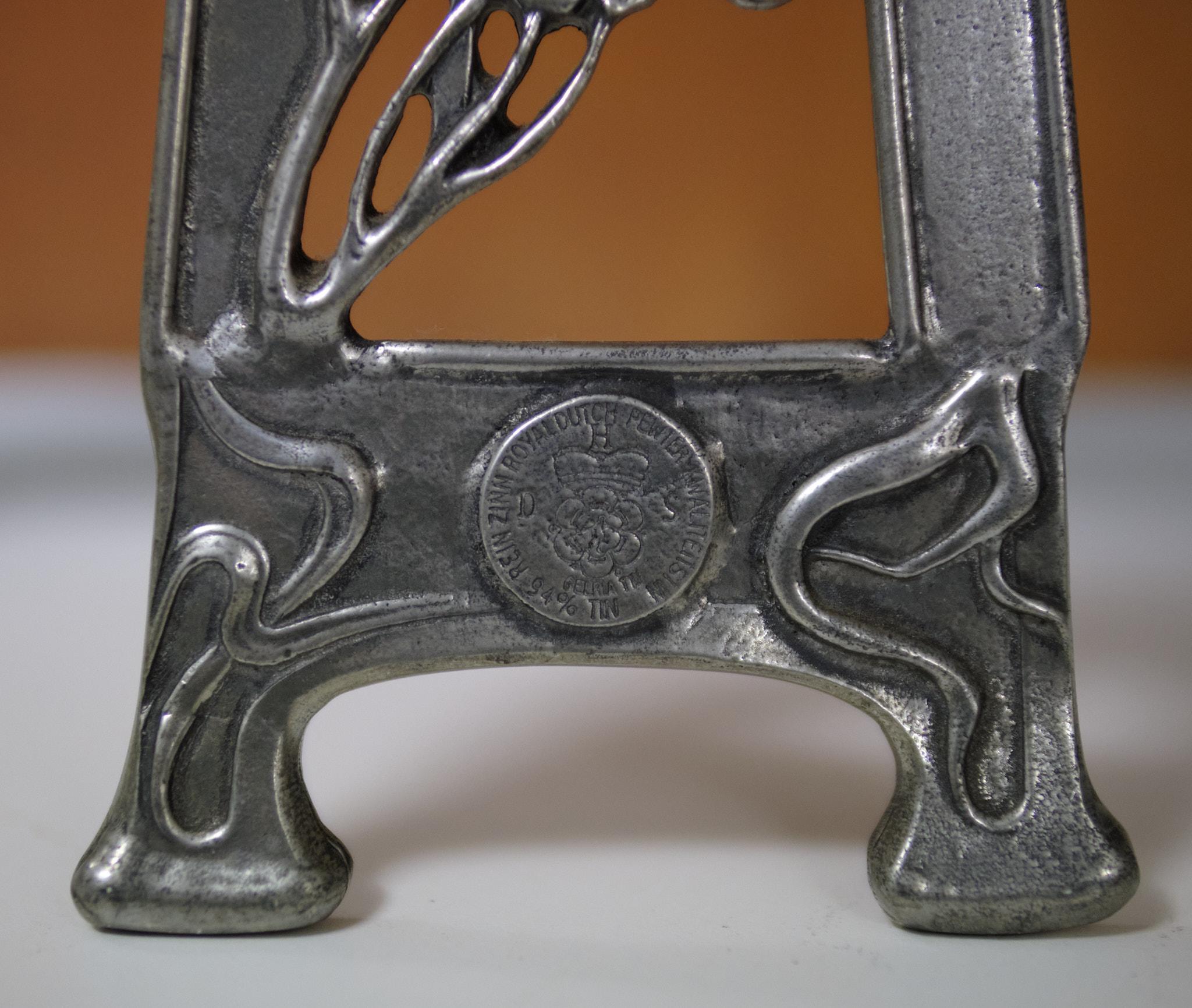 Étain Art nouveau  miroir de chevalet,  'Echo'  Royal Dutch Pewter company 1920s  en vente