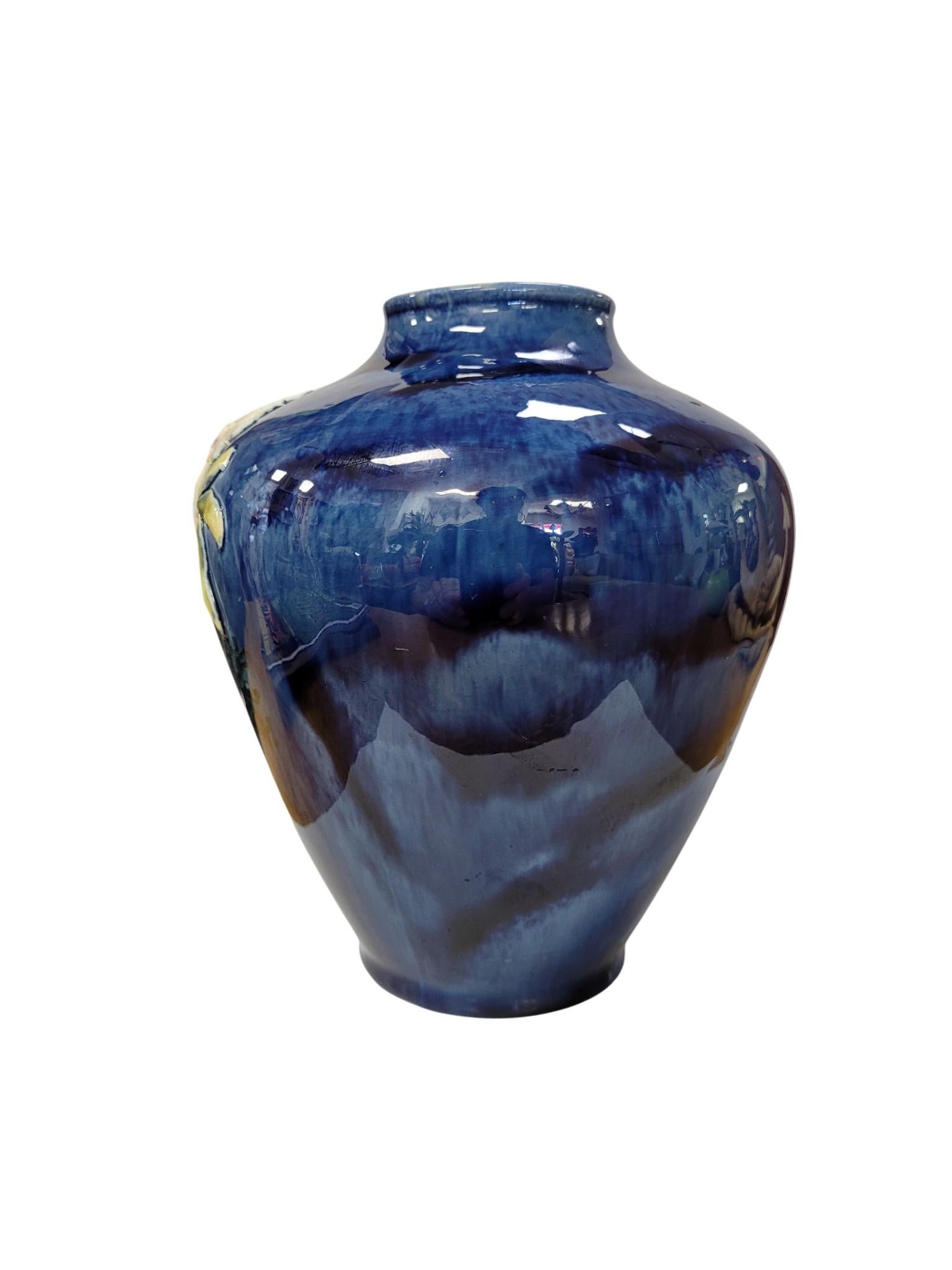 Jugendstil-Vase aus Edelweiß-Reliefkeramik, CIRCA 1890-1915 im Angebot 4