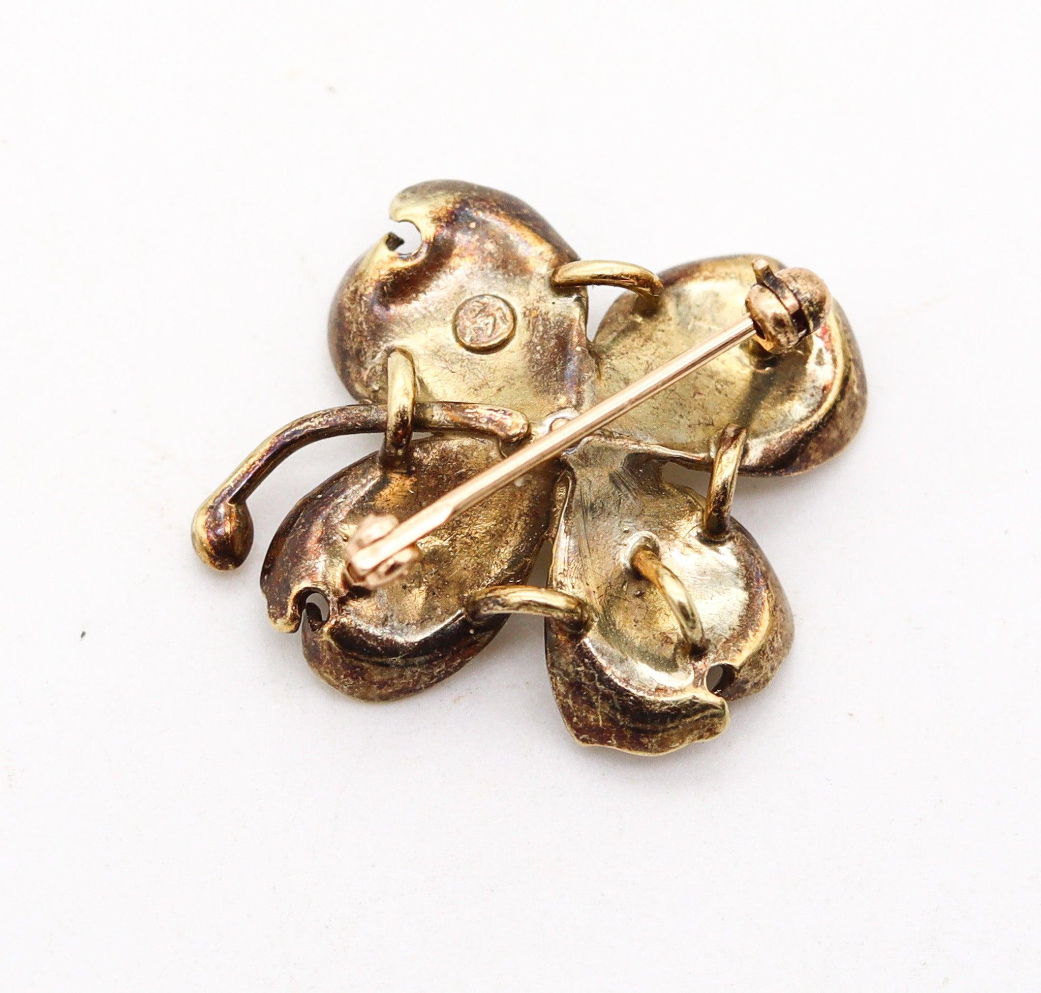 ART NOUVEAU Broche fleur édouardienne 1905 en or jaune 14 carats et perles Excellent état - En vente à Miami, FL