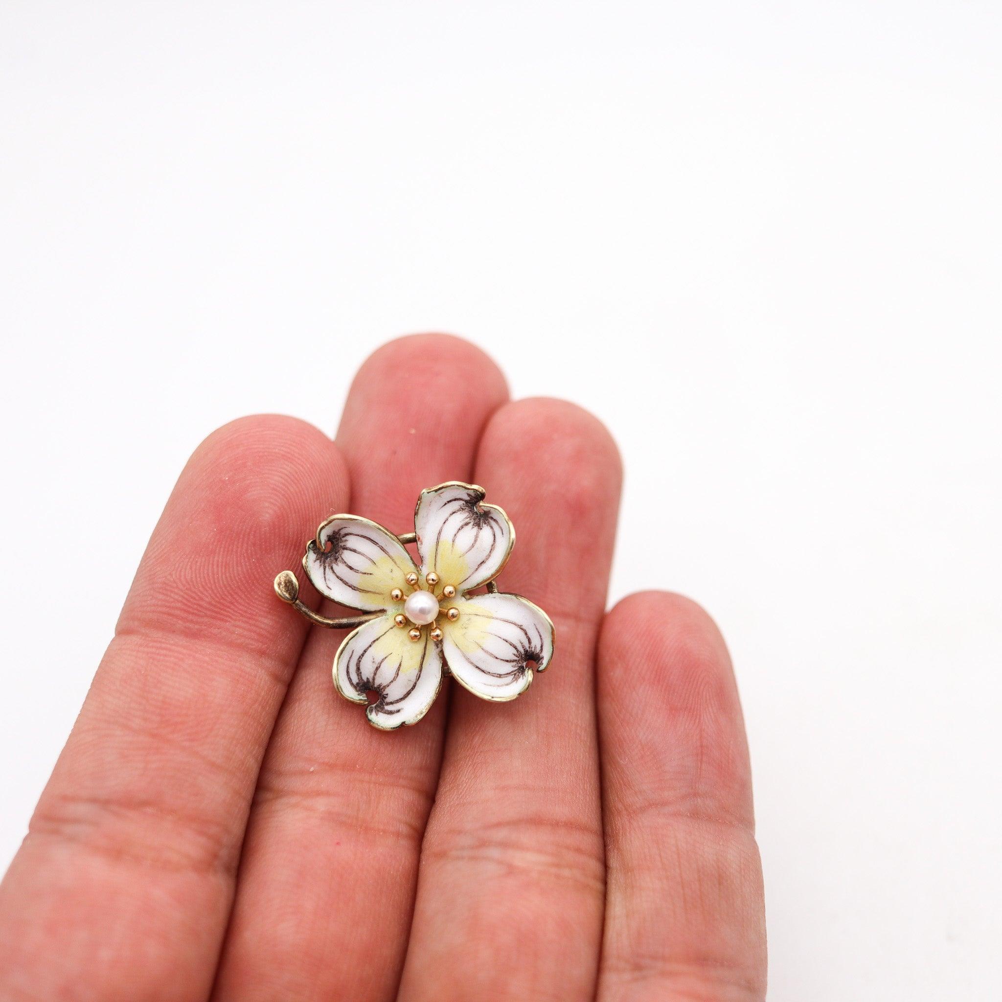 ART NOUVEAU Broche fleur édouardienne 1905 en or jaune 14 carats et perles Pour femmes en vente