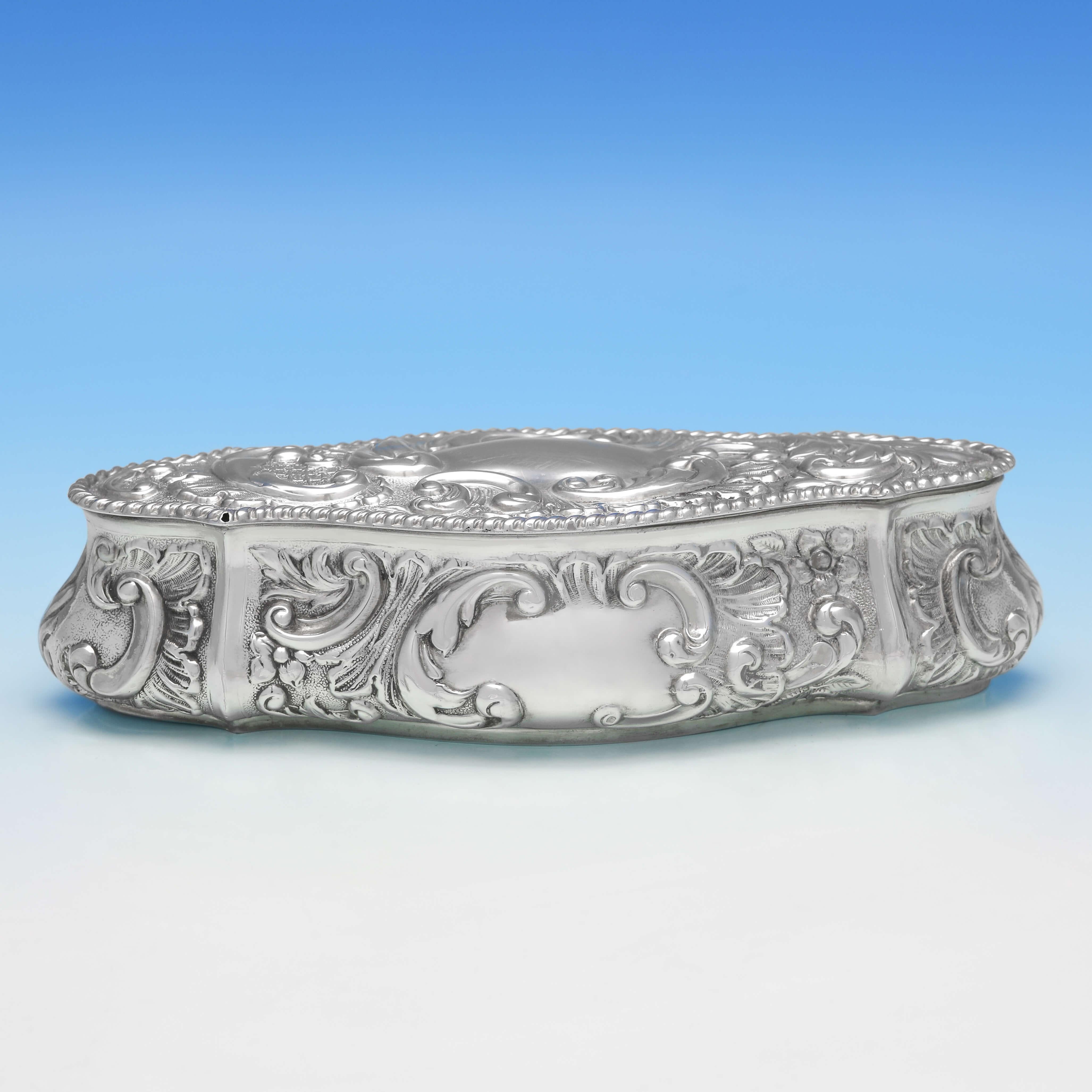 English Art Nouveau Edwardian Antique Sterling Silver Trinket Box from Chester, 1904