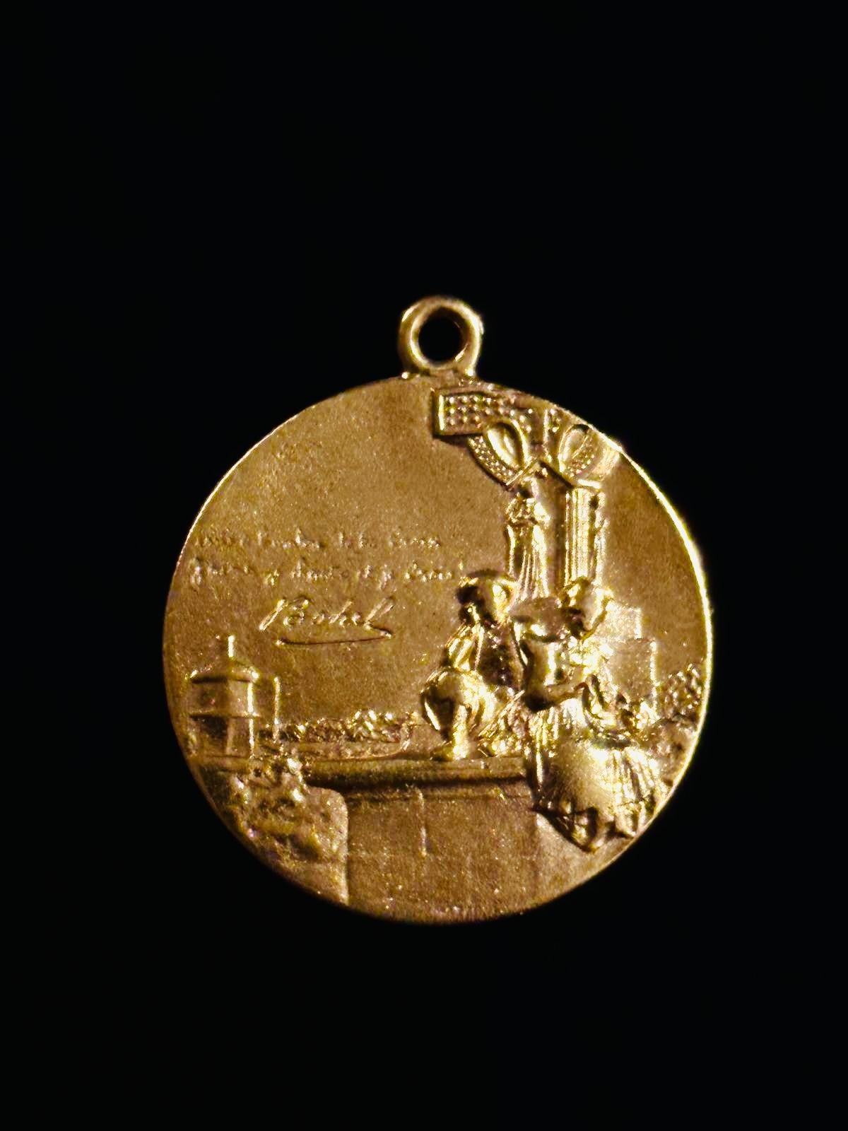 Art Nouveau Edwardian Love Pendant signed Mazzoni 18 k Yellow Gold France 1