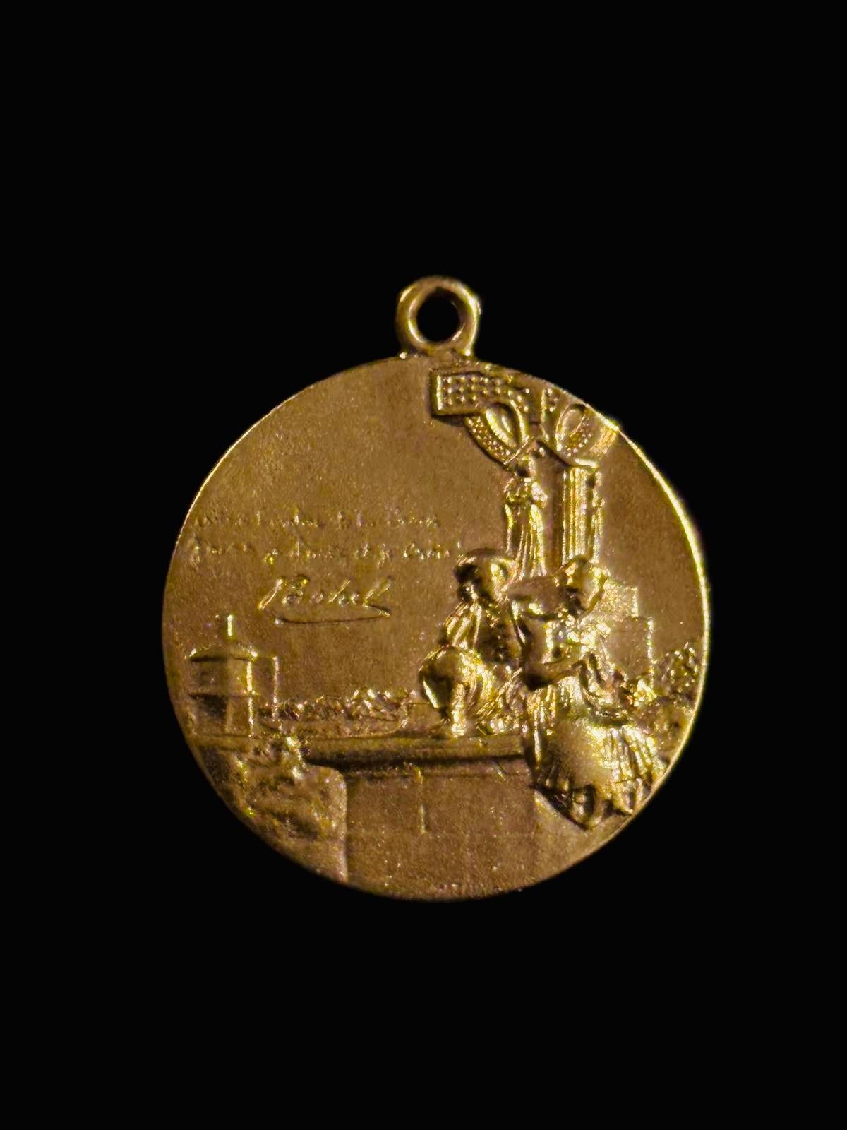 Art Nouveau Edwardian Love Pendant signed Mazzoni 18 k Yellow Gold France 2