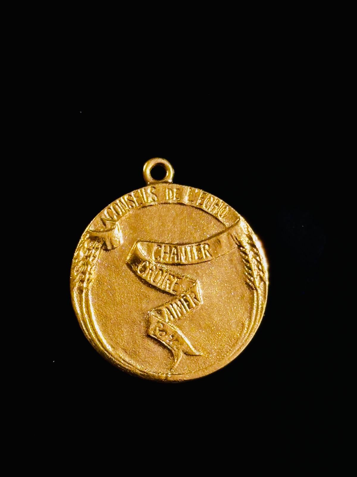 Art Nouveau Edwardian Love Pendant signed Mazzoni 18 k Yellow Gold France 3