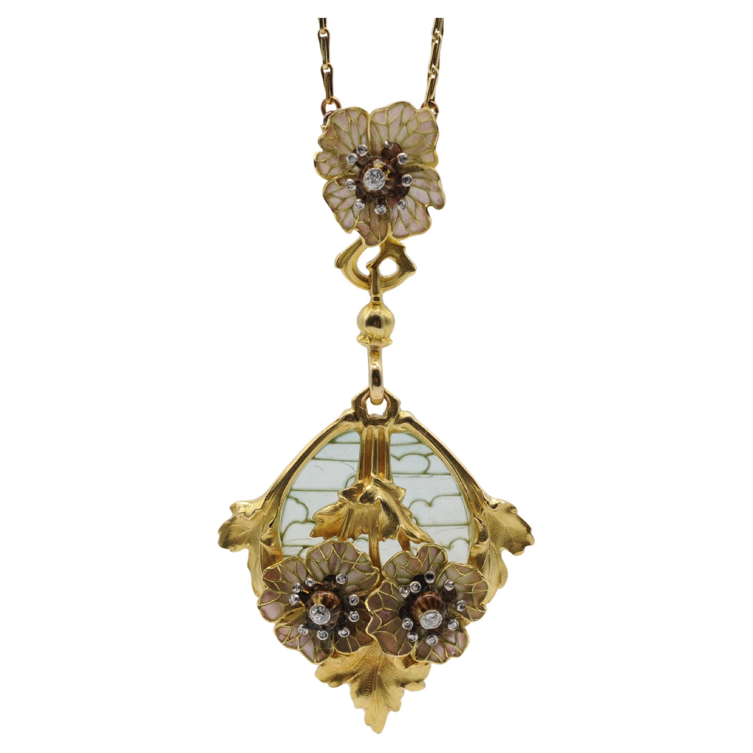 Art Nouveau elaborate artistic necklace with diamonds and gold