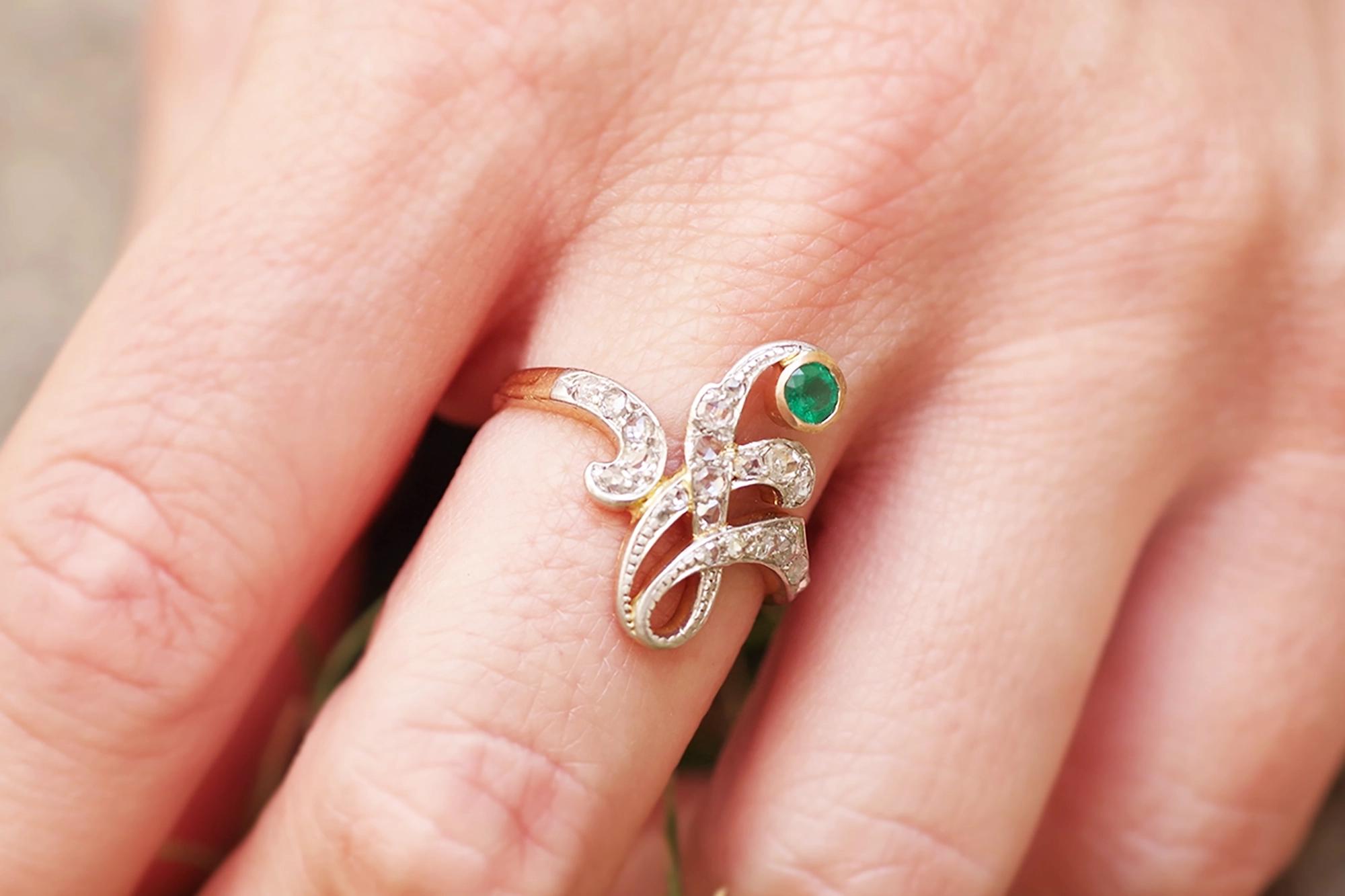 Women's Art Nouveau emerald ring in 18k rose gold, platinum, rose-cut diamonds