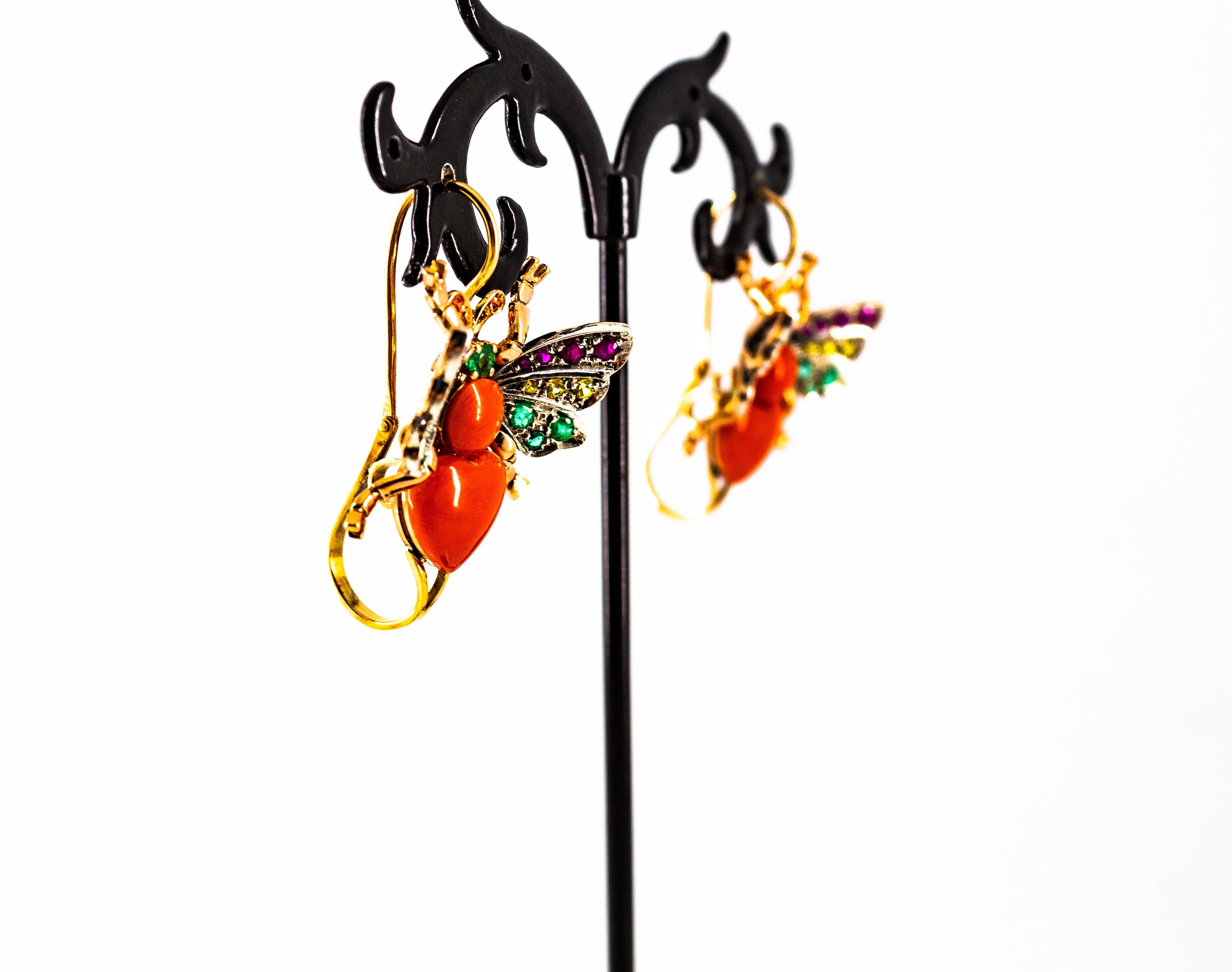 Boucles d'oreilles à levier Art Nouveau en or jaune, émeraude, saphir jaune, rubis et corail en vente 2