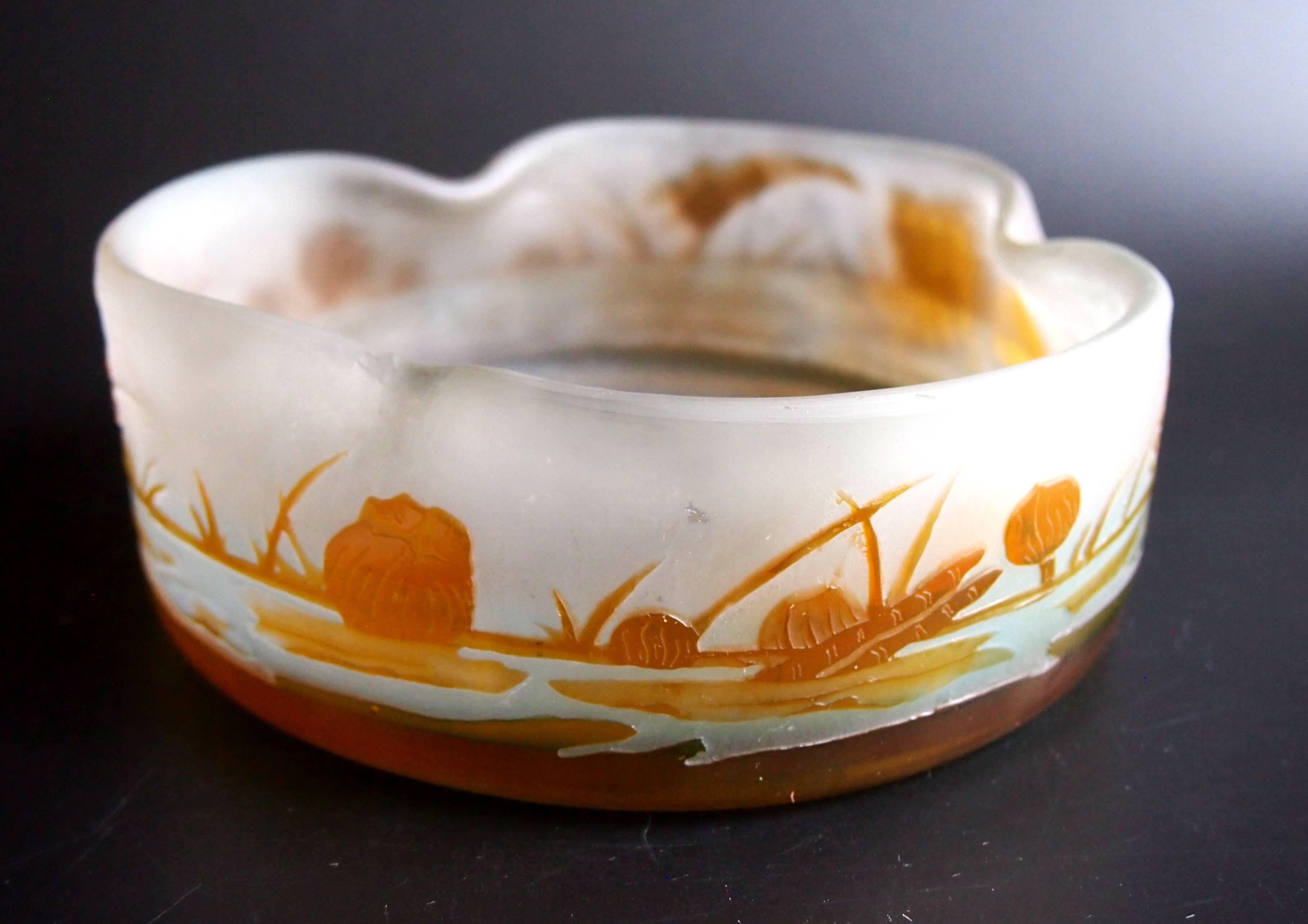 French Art Nouveau Emile Galle Cameo Glass Aquatic Bowl c1900 For Sale 2