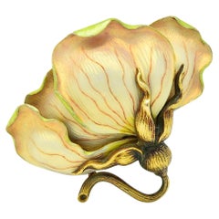 Broche fleur ancienne Art Nouveau en or jaune 14 carats et émail