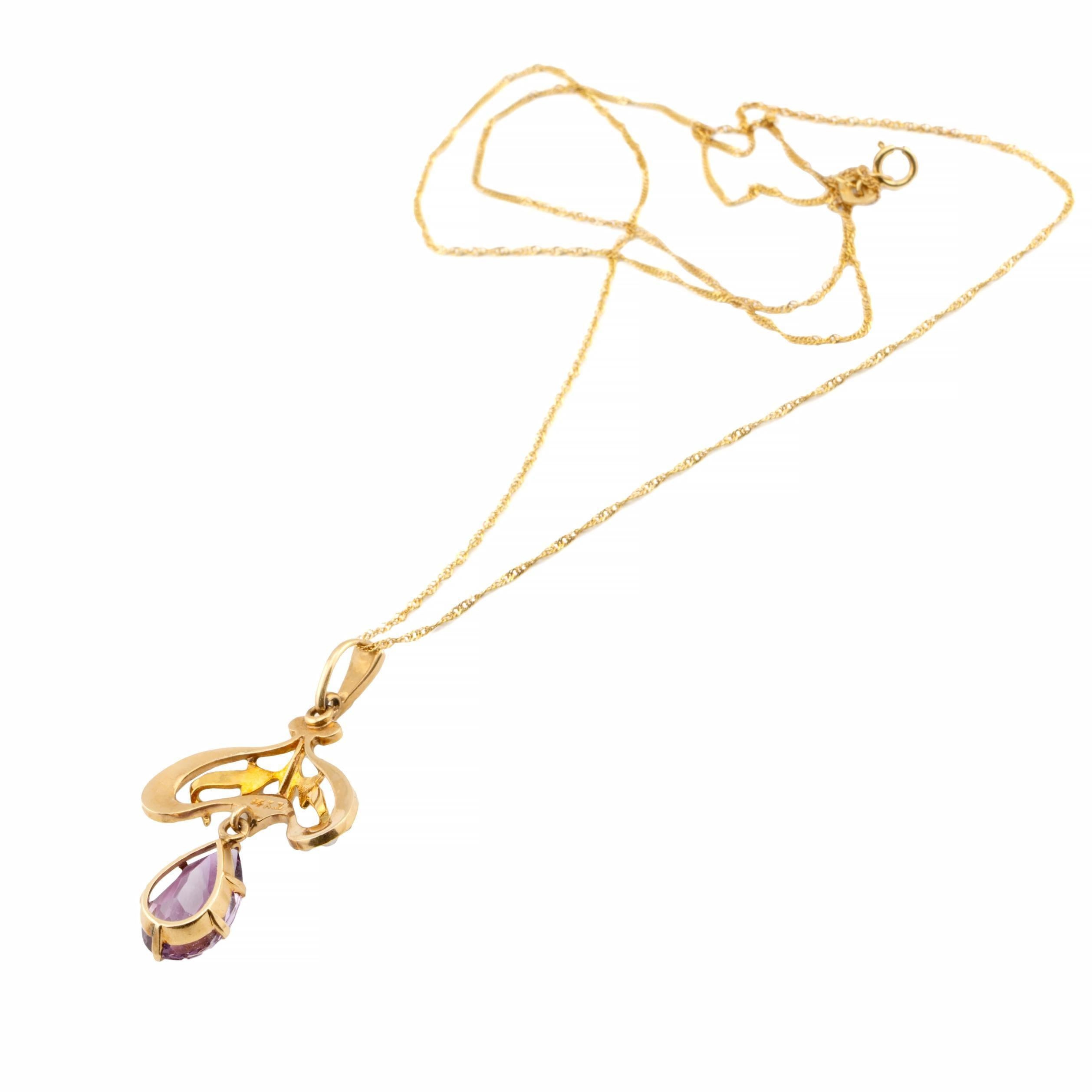 Donna Ciondolo Art Nouveau con smalto, ametista e perla di Krementz in oro 14K in vendita