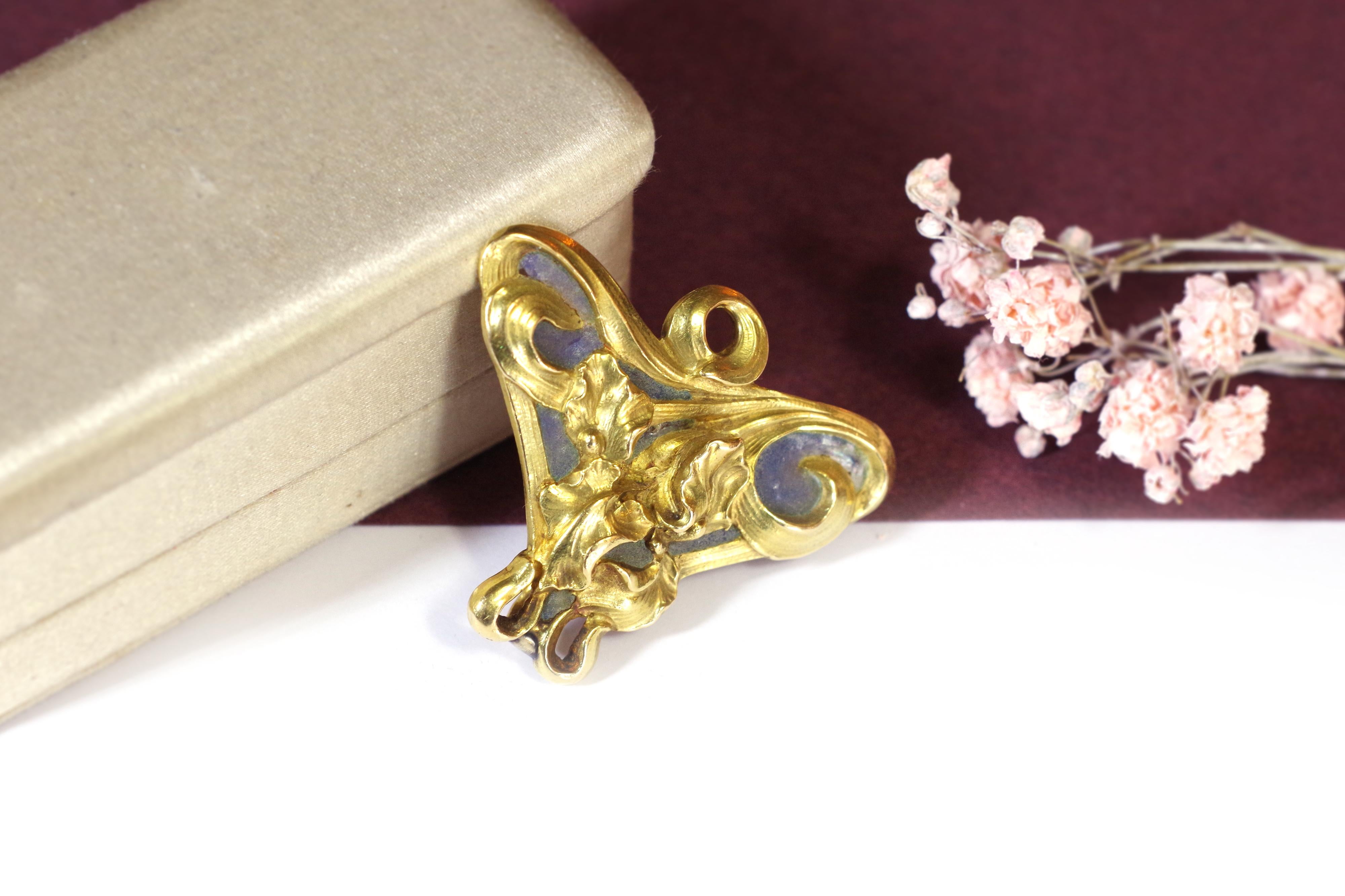 Art Nouveau Enamel Brooch in Yellow Gold 18 Karats, Plique a Jour Enamel In Fair Condition For Sale In PARIS, FR