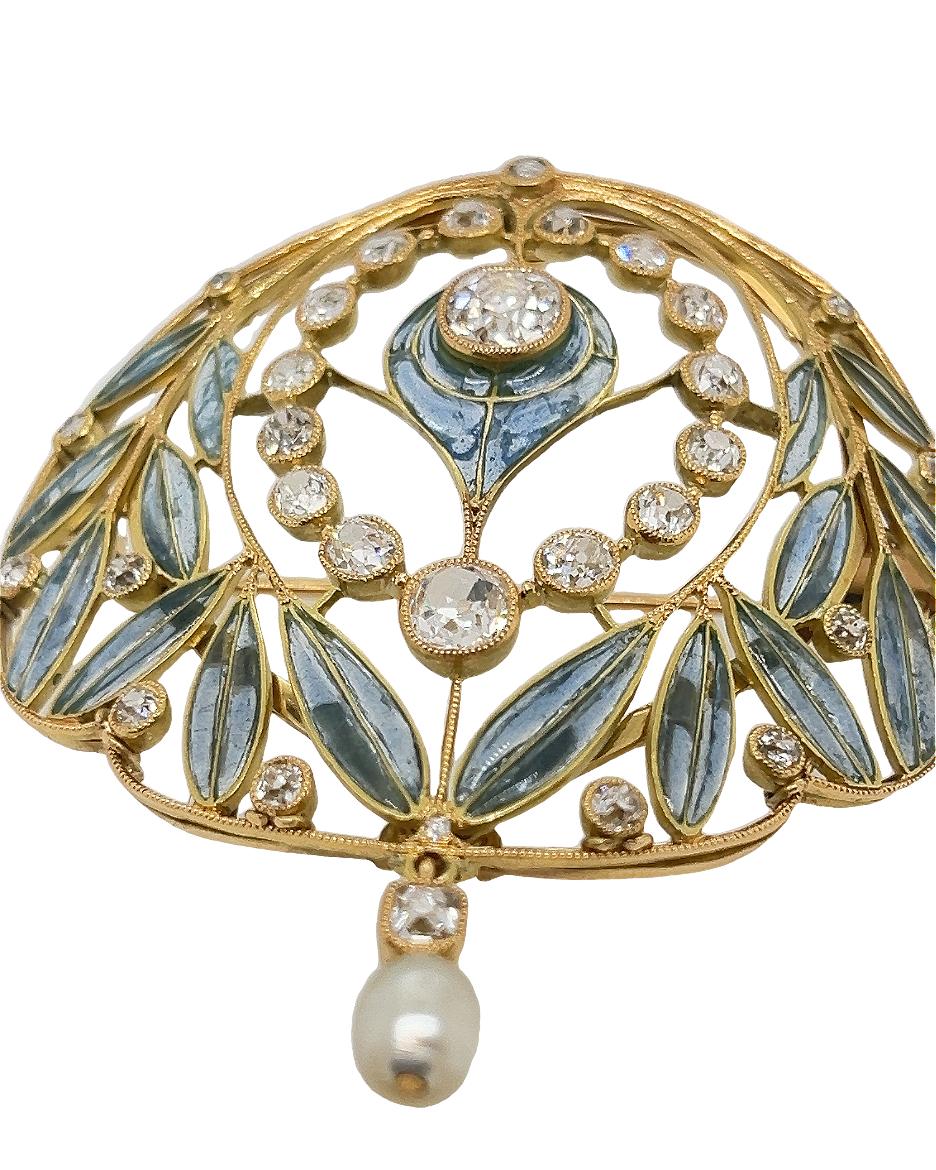 An Art Nouveau brooch that can also be worn a choker pendant. 

18ct gold with French hallmarks with Plique-a-jour enamelling. 

Old cut diamonds with natural pearl. 

Central diamond 0.9ct approximately, total diamond weight 3cts approximately. 